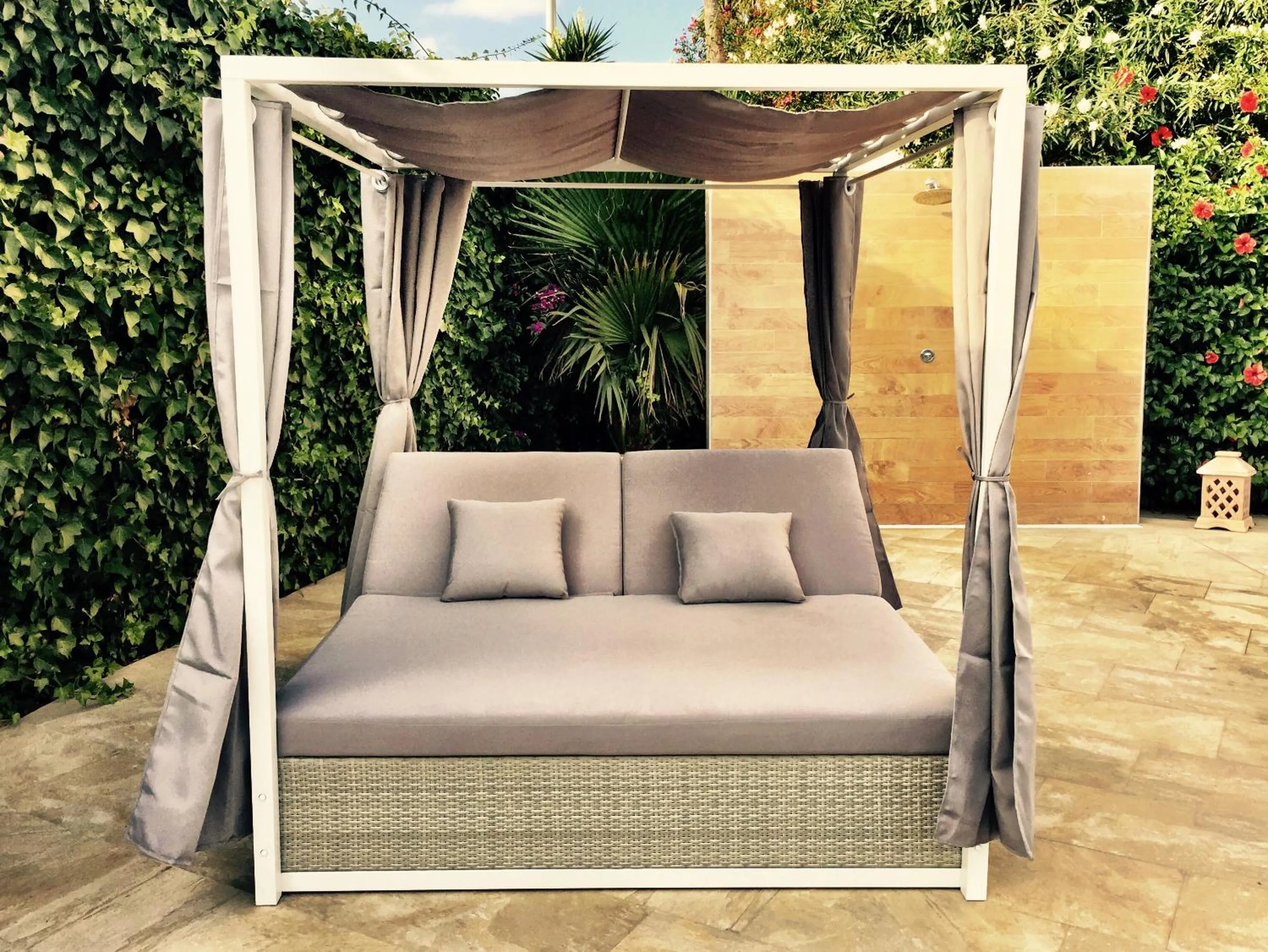 Swimming pool in Hotel Vista Odin