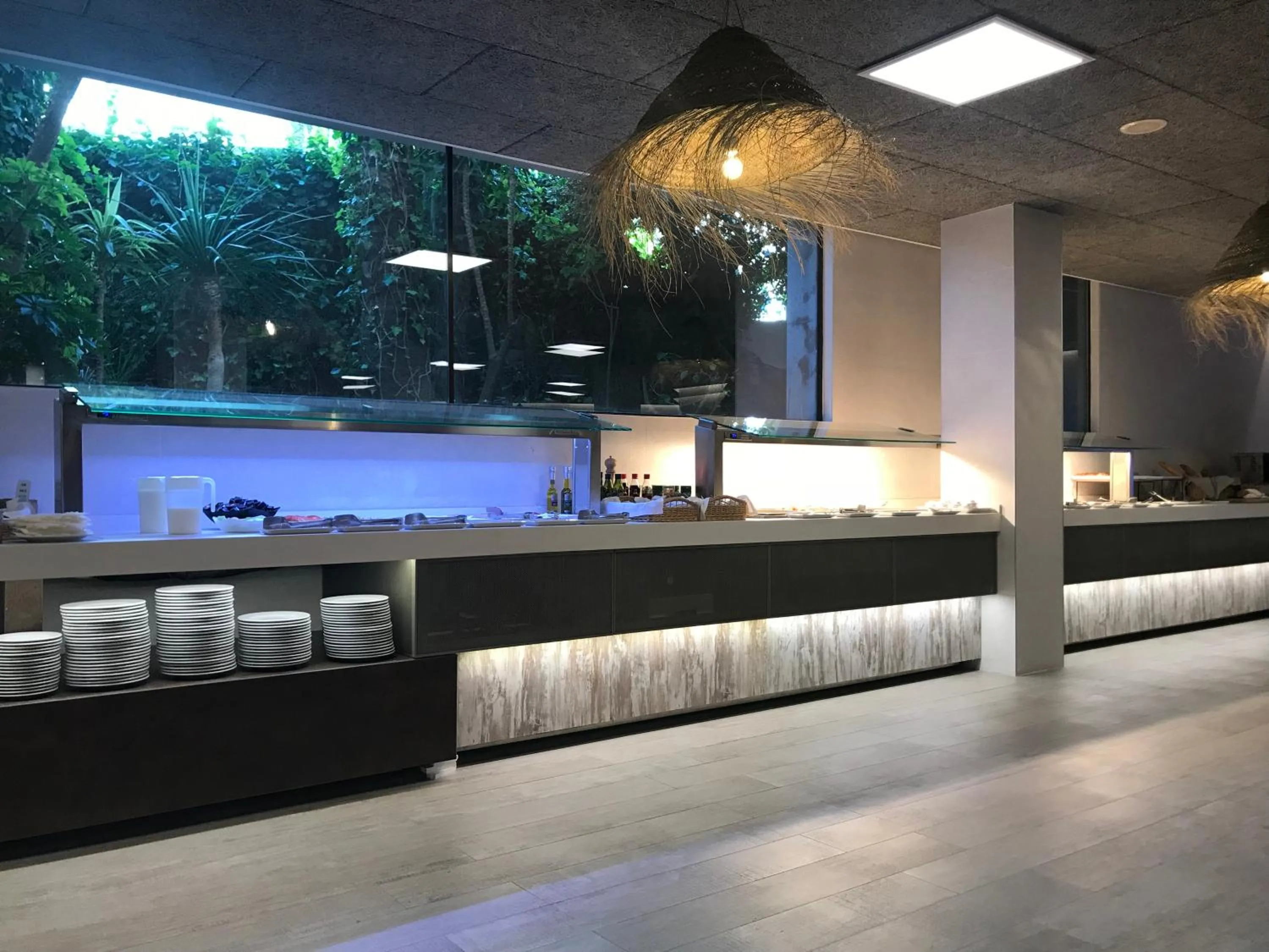 Restaurant/places to eat in Hotel Vista Odin