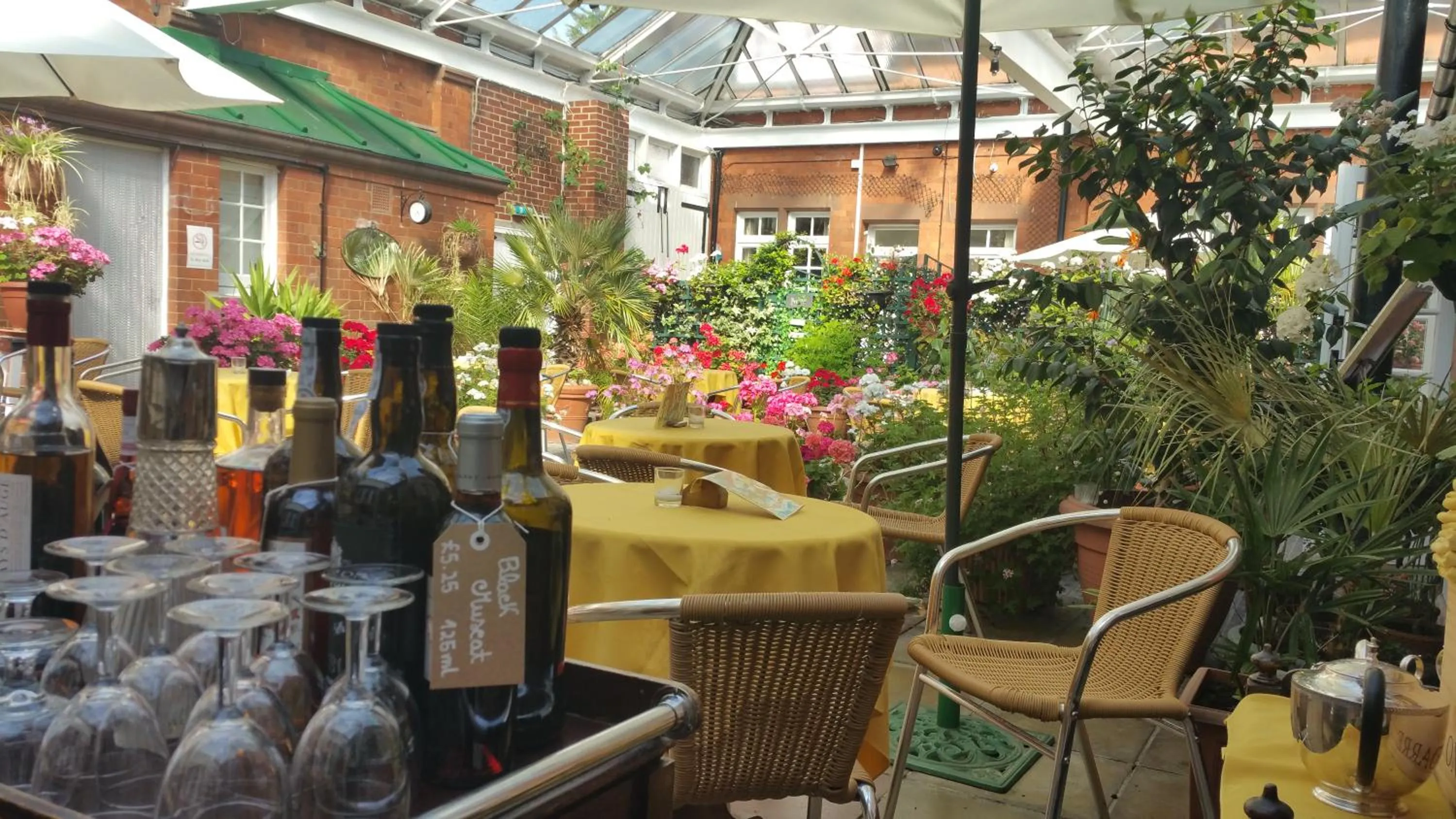 Patio in The Carre Arms Hotel & Restaurant