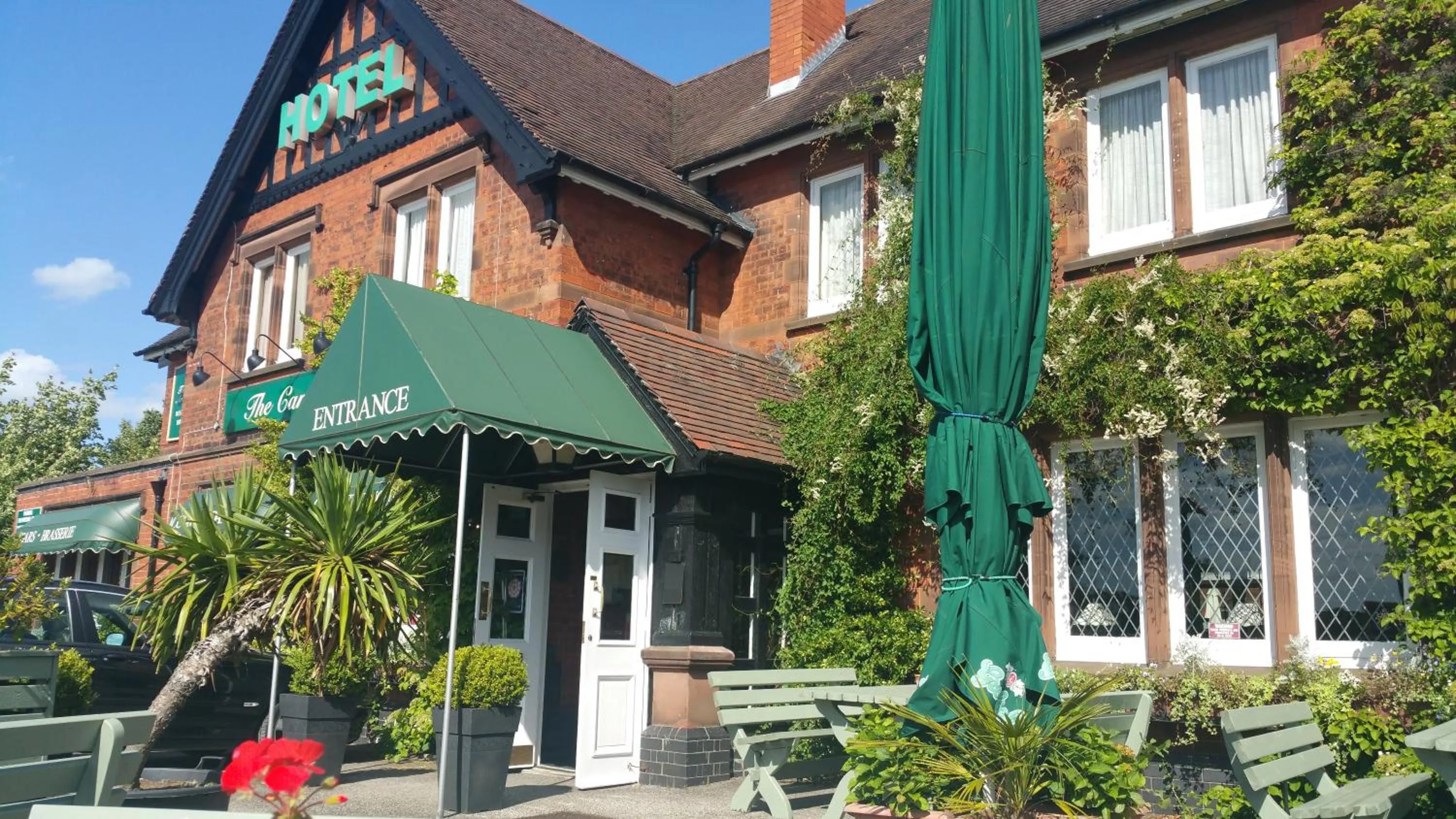 Property building in The Carre Arms Hotel & Restaurant