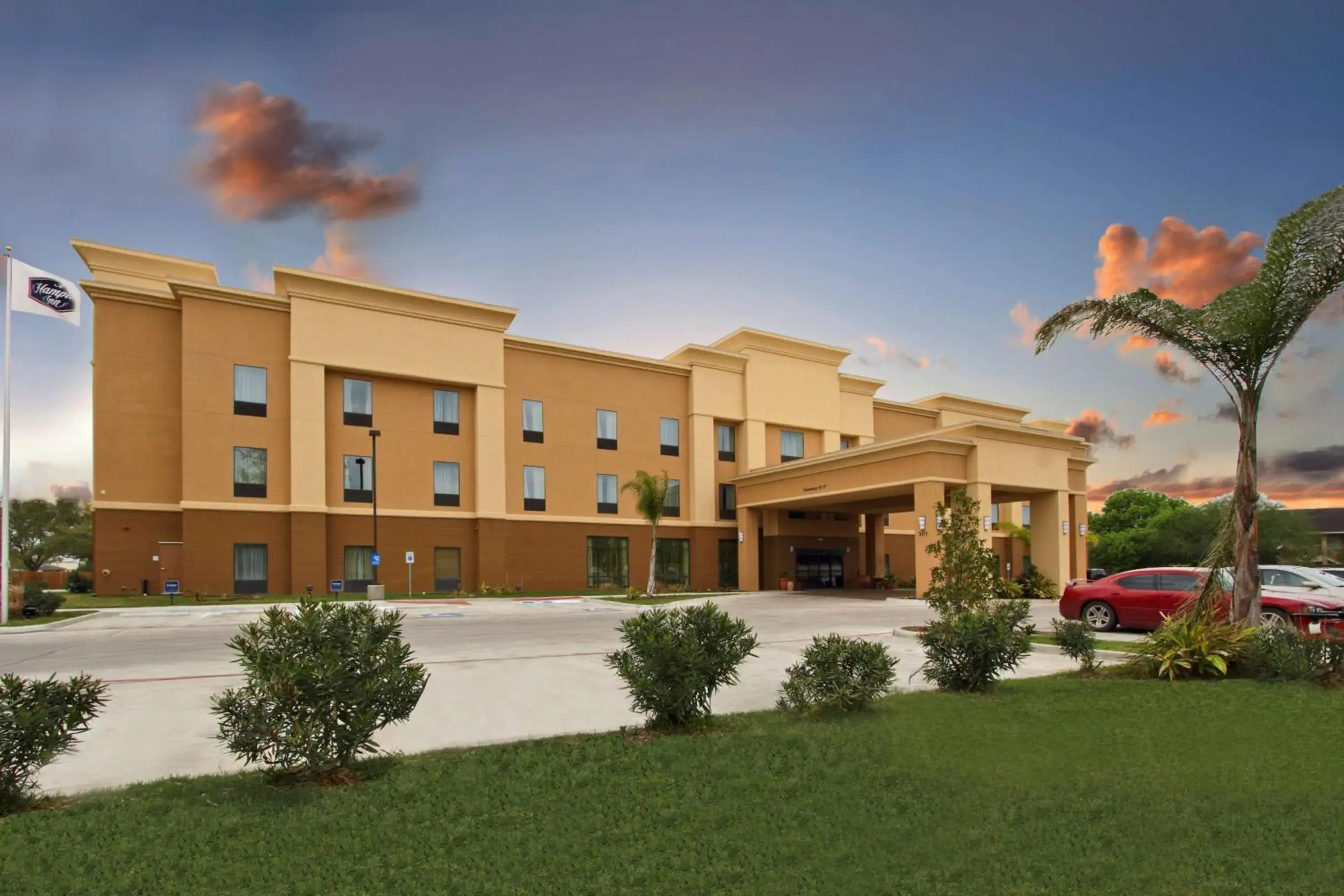 Property building in Hampton Inn Beeville Property building in Hampton Inn Beeville