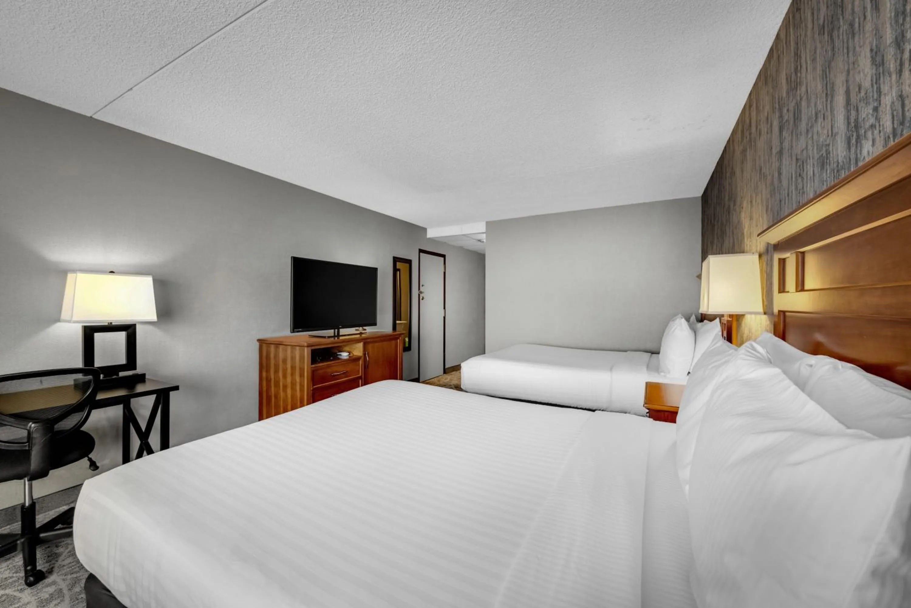 Bedroom, Bed in The Academy Hotel Colorado Springs