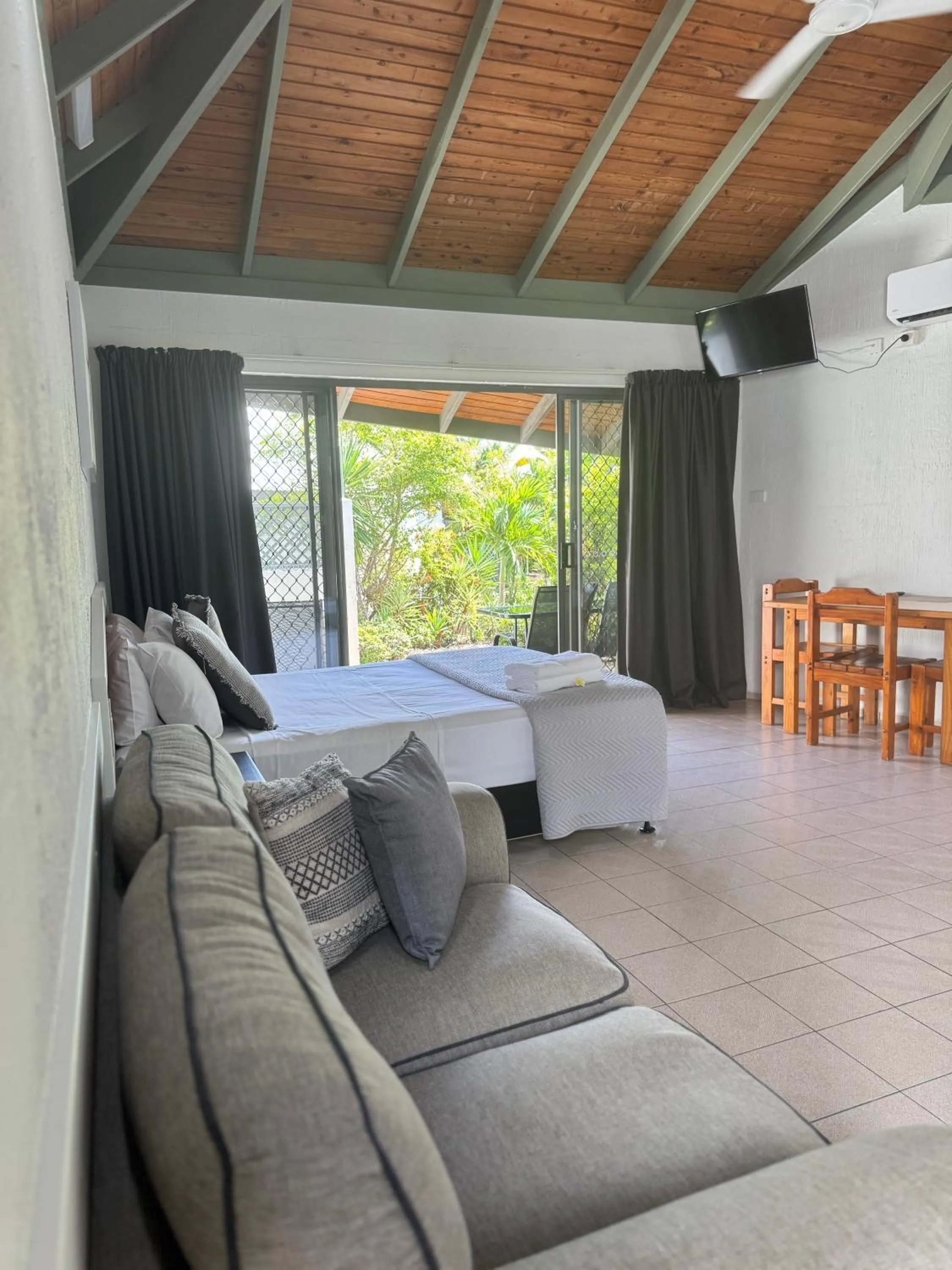 Island Leisure Resort