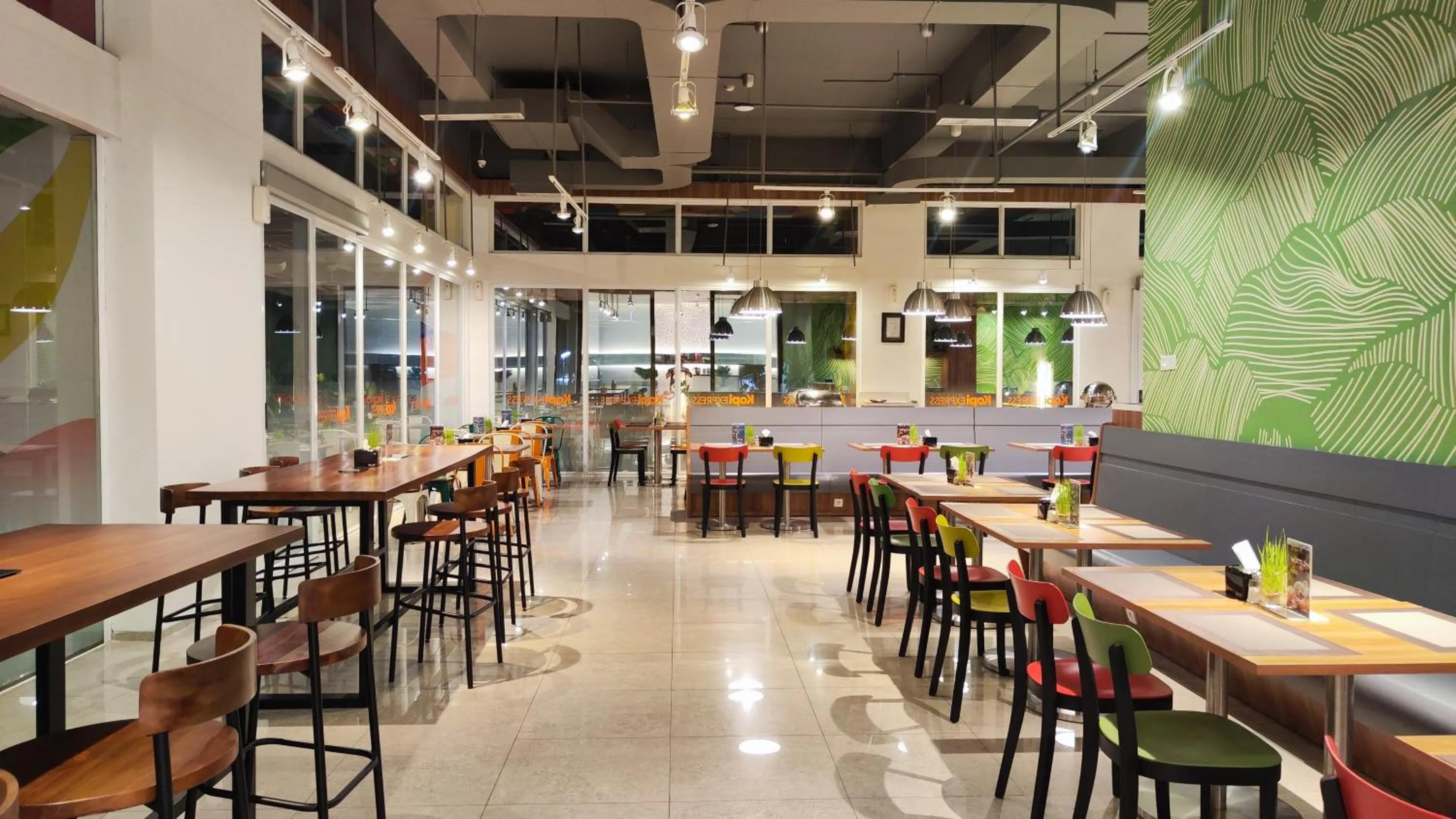 Restaurant/places to eat in Zuri Express Lippo Cikarang