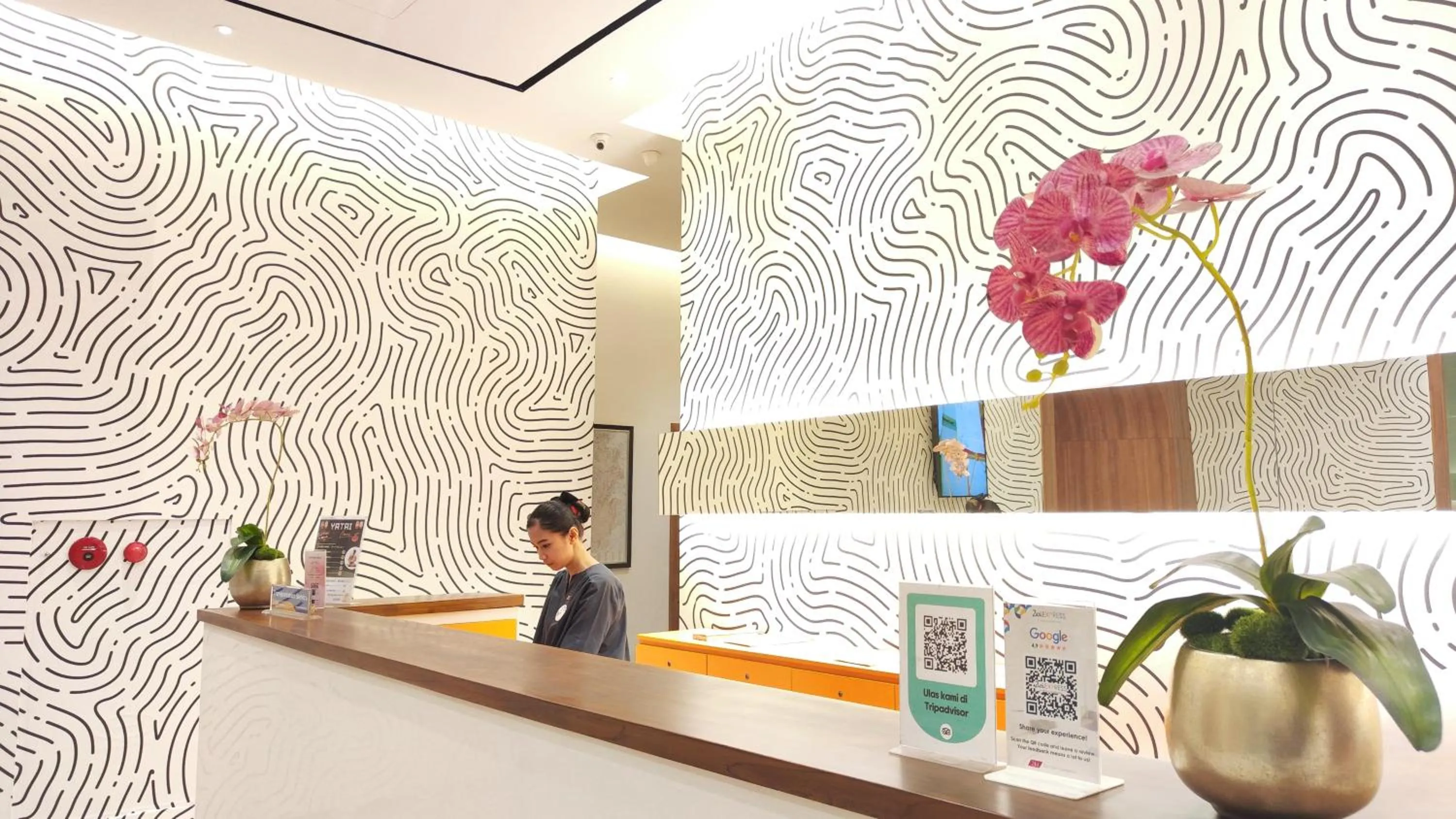 Lobby or reception in Zuri Express Lippo Cikarang