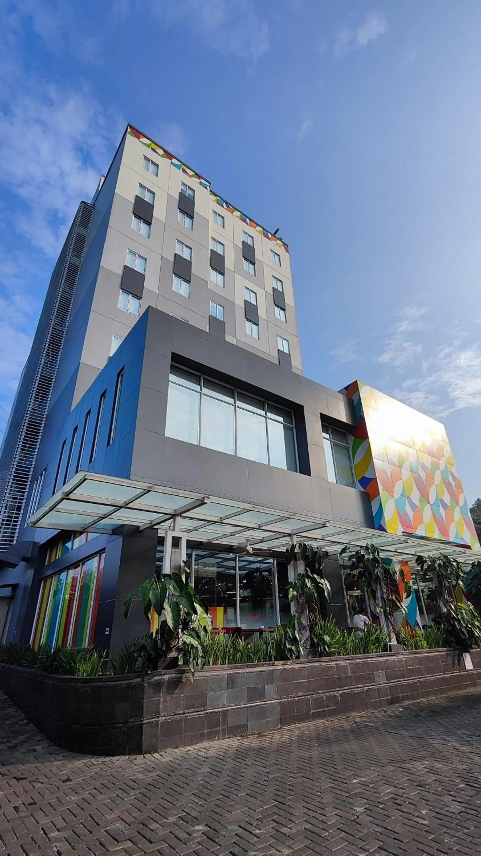 Property building in Zuri Express Lippo Cikarang Property building in Zuri Express Lippo Cikarang