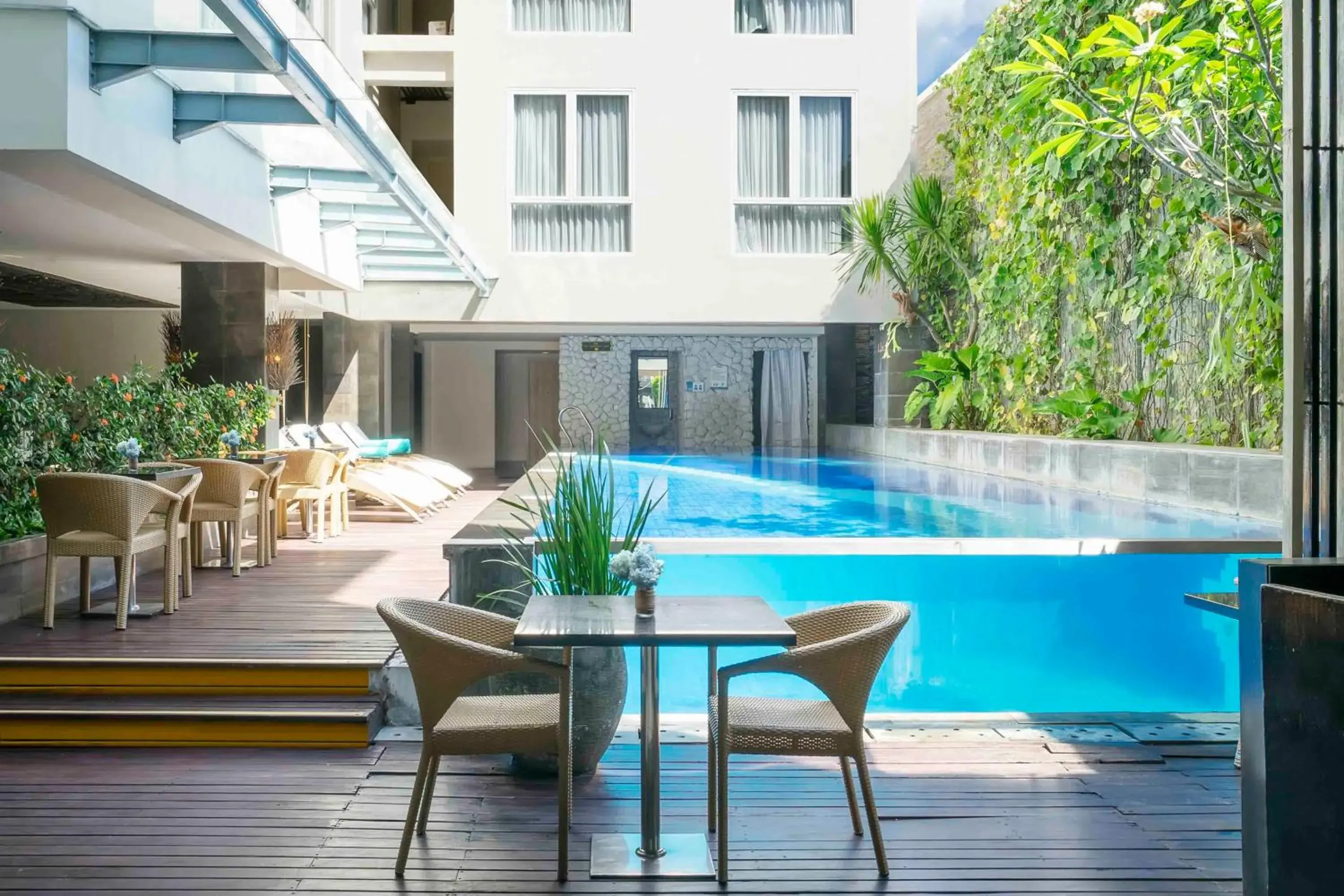 Swimming pool in Solaris Hotel Kuta Swimming pool in Solaris Hotel Kuta