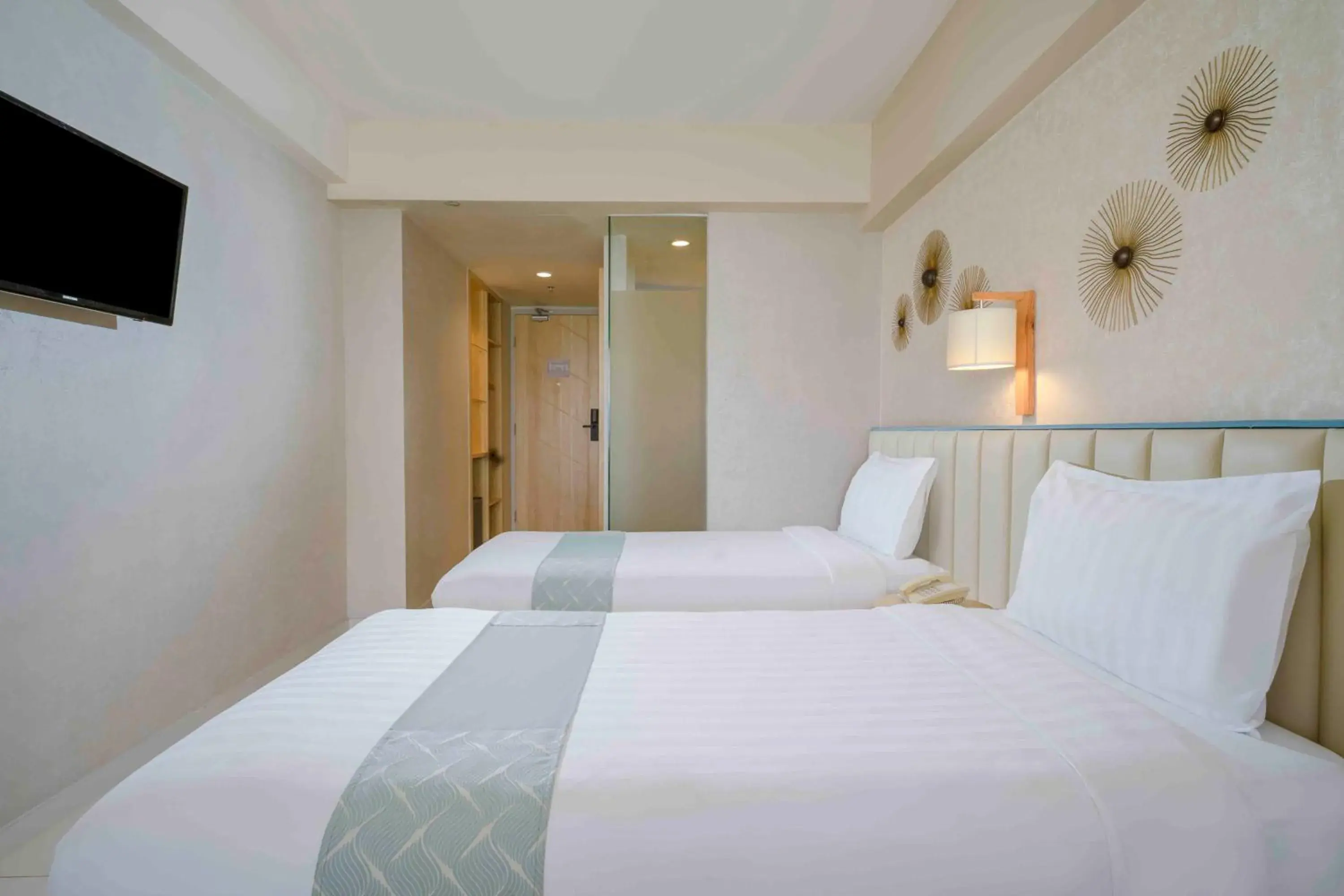 Bedroom, Bed in Solaris Hotel Kuta Bedroom, Bed in Solaris Hotel Kuta