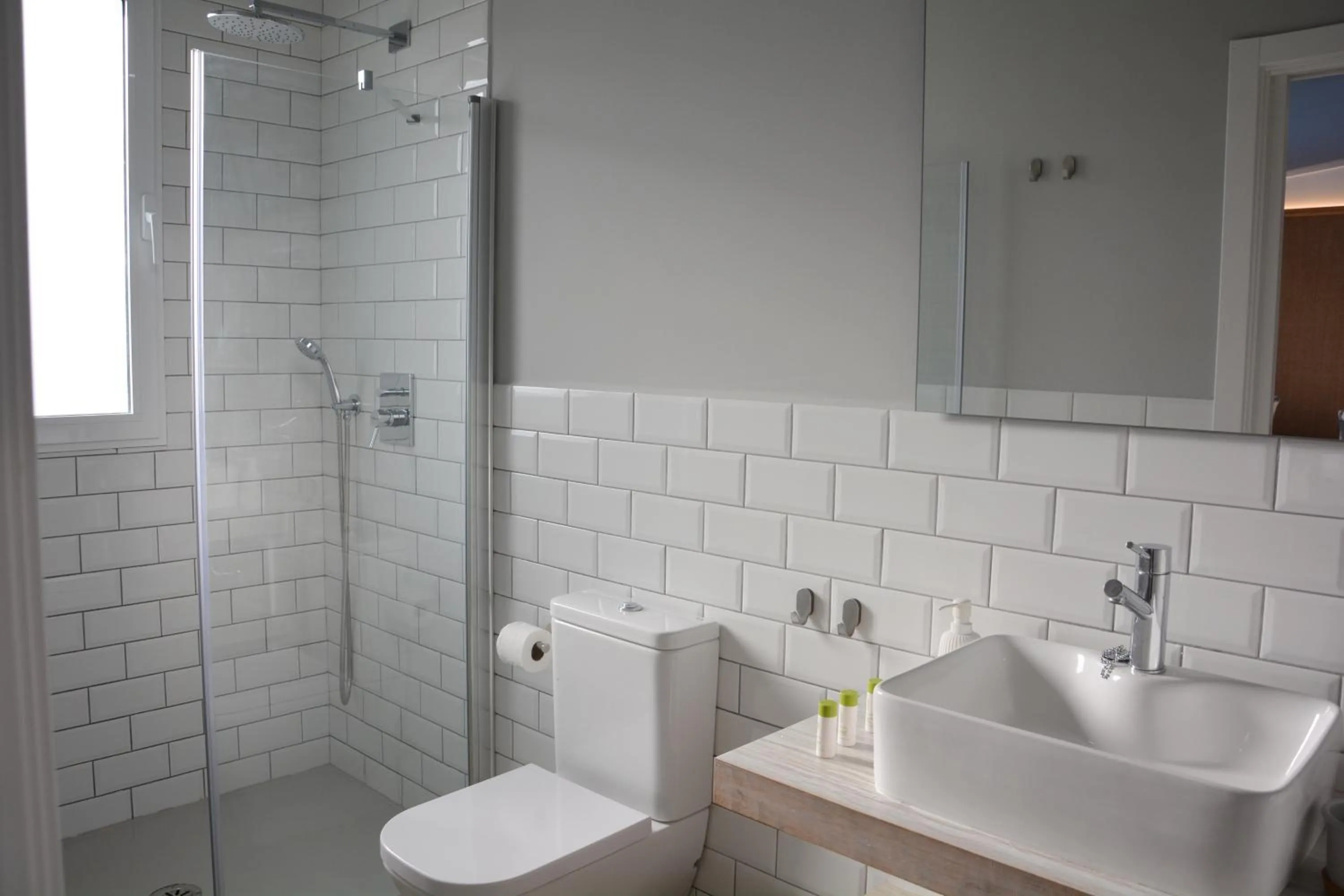 Shower in YOU & CO. Saler Beach Boutique