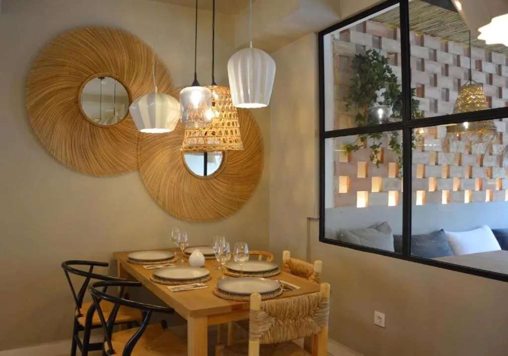 Restaurant/places to eat in YOU & CO. Saler Beach Boutique