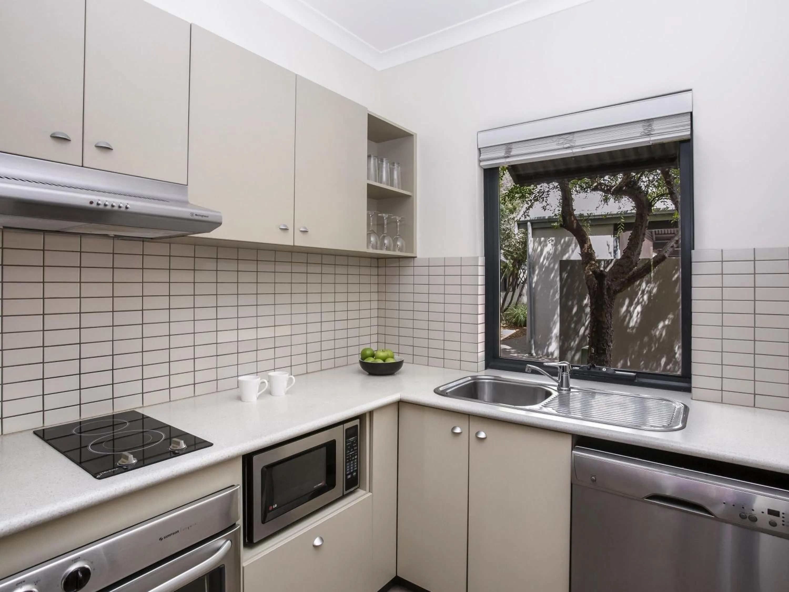 Bedroom in Mantra Geraldton