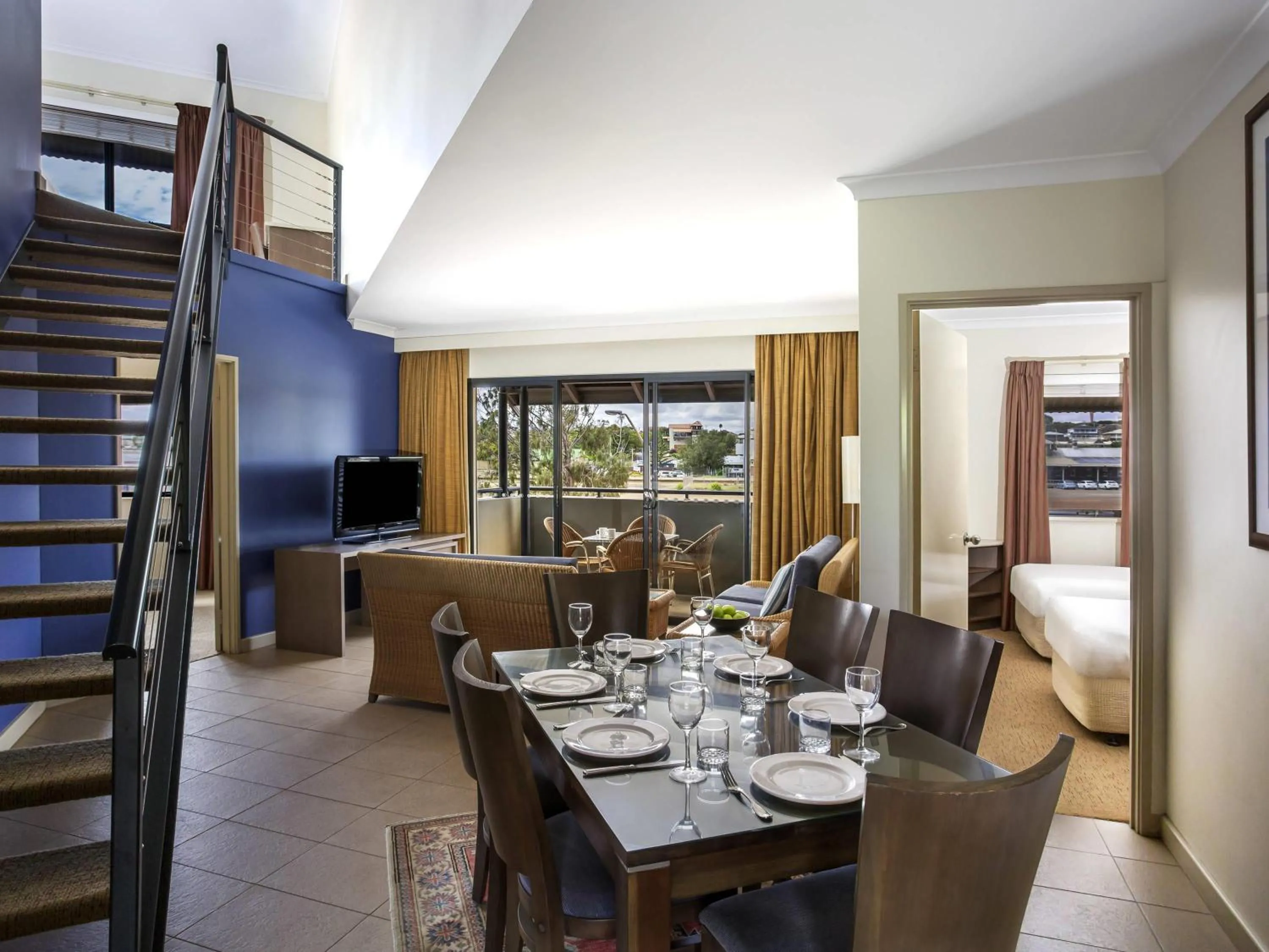 Bedroom in Mantra Geraldton