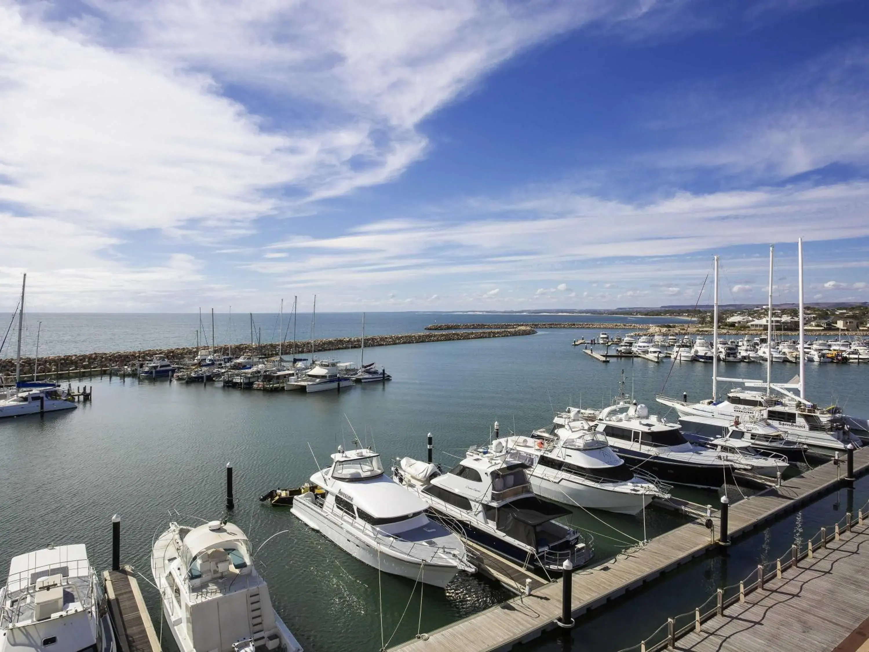 Property building in Mantra Geraldton Property building in Mantra Geraldton