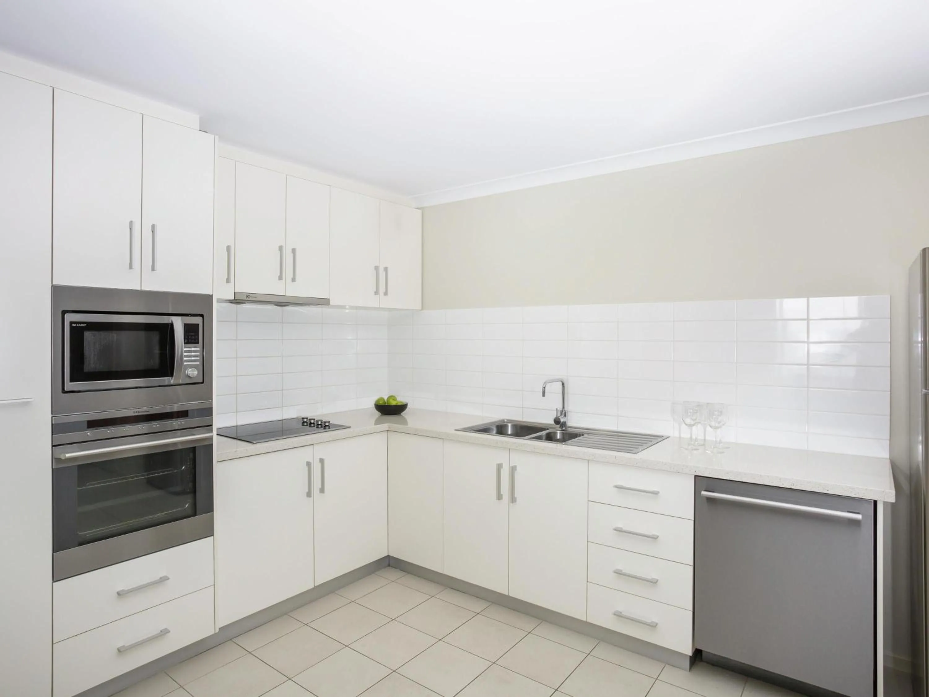 Bedroom in Mantra Geraldton