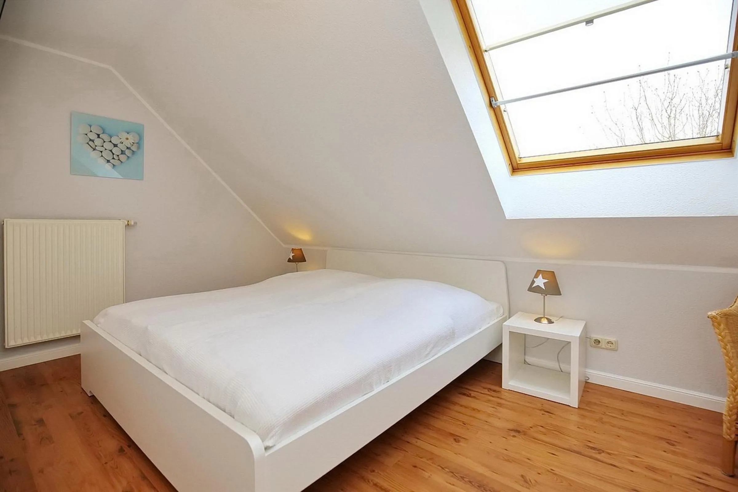 Bedroom, Bed in Papillon Wohnung 10-6