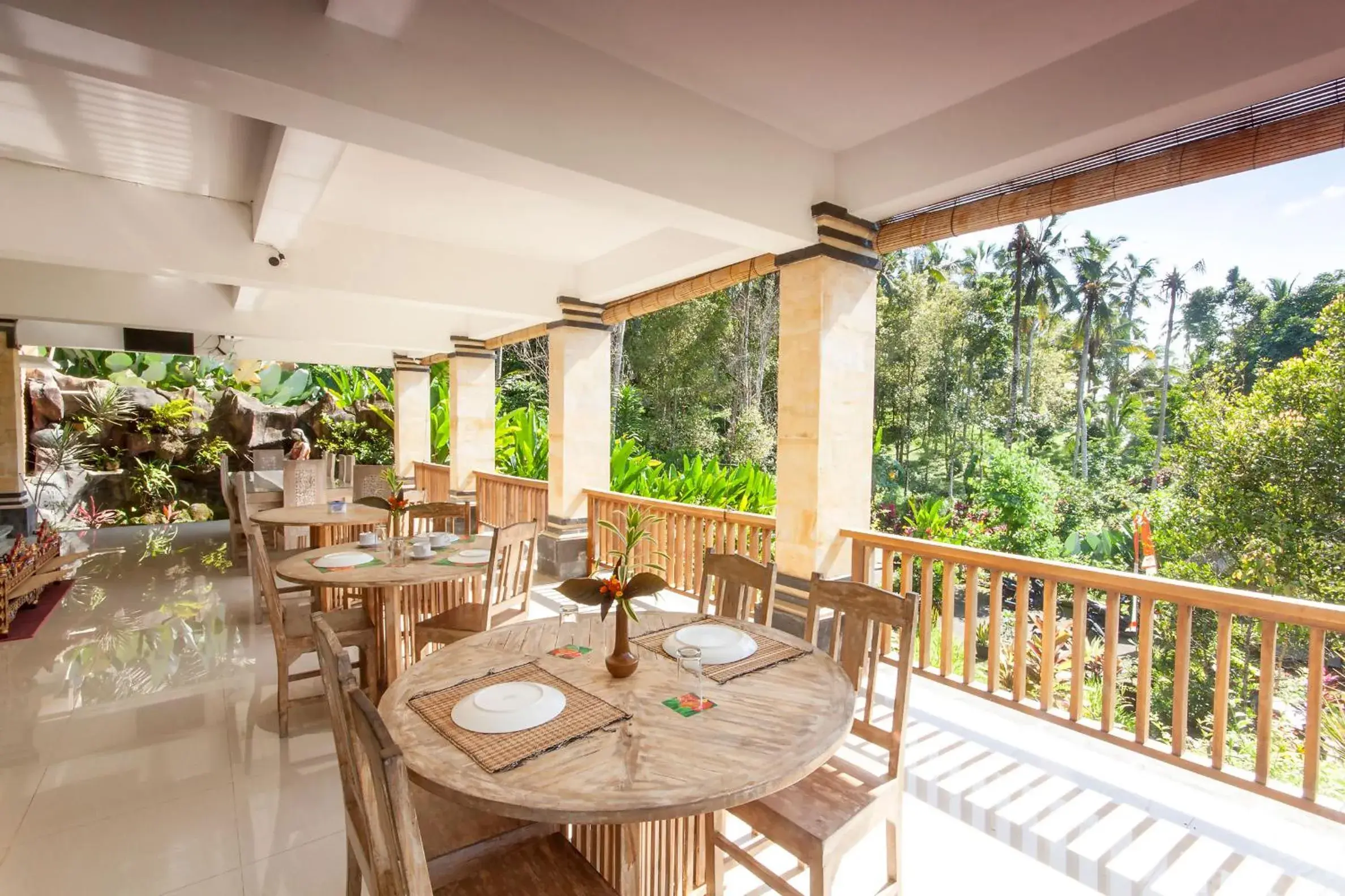 Restaurant/places to eat in Bali Sesandan Garden Restaurant/places to eat in Bali Sesandan Garden