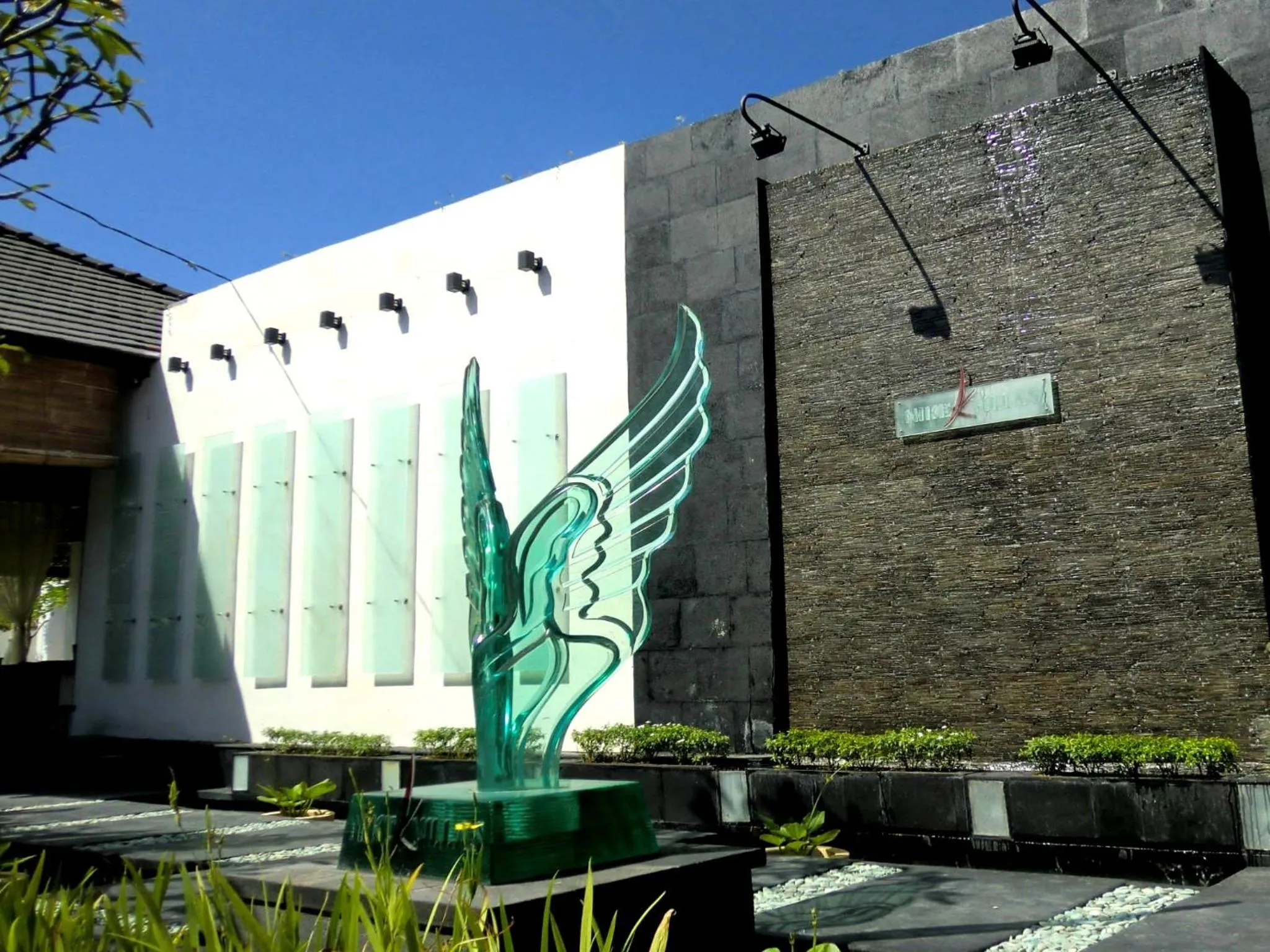 Facade/entrance in Nike Villas