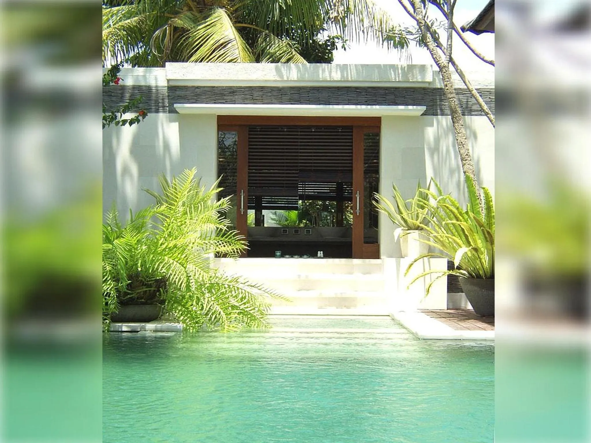 Swimming pool in Nike Villas