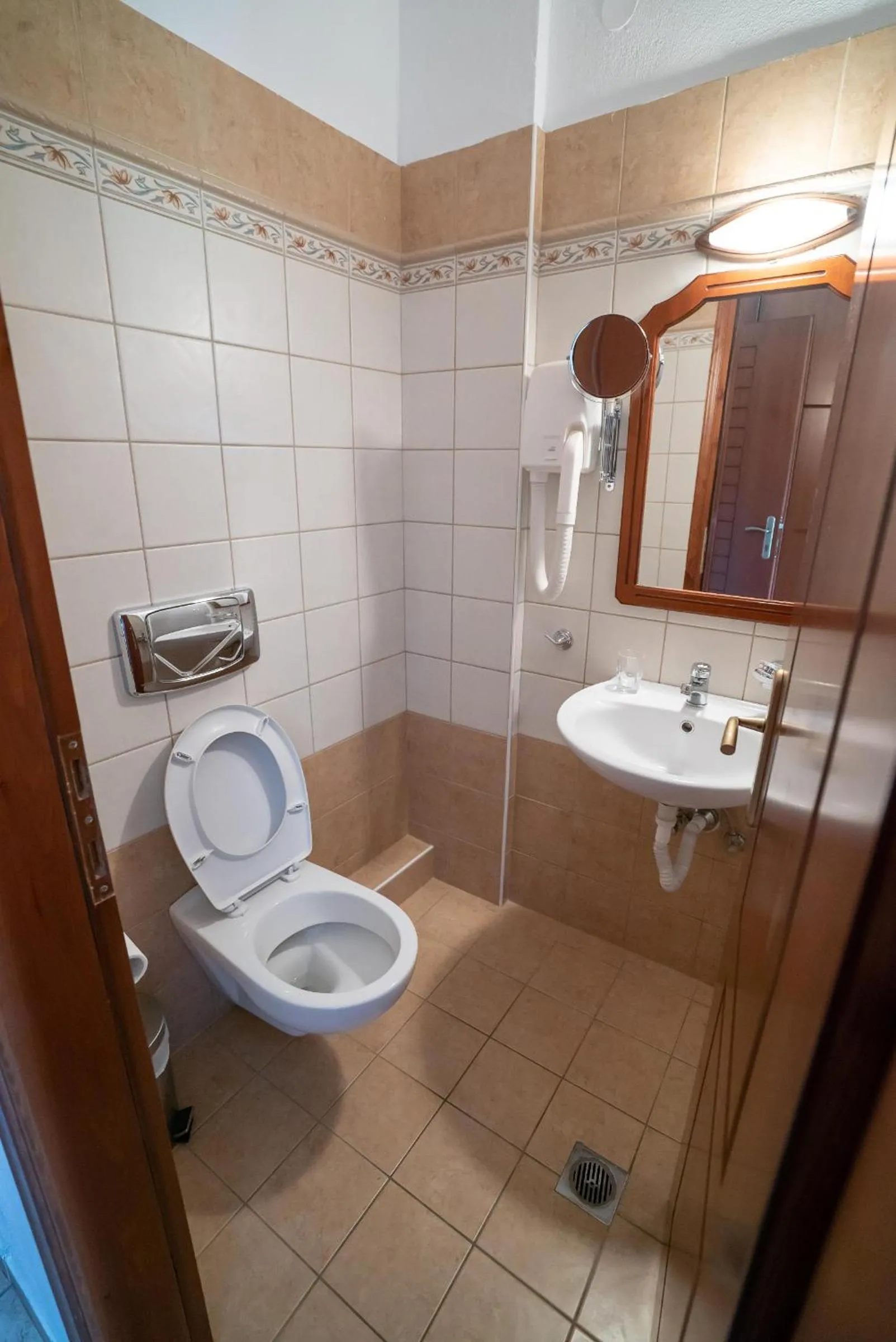 Hotel Ainareti