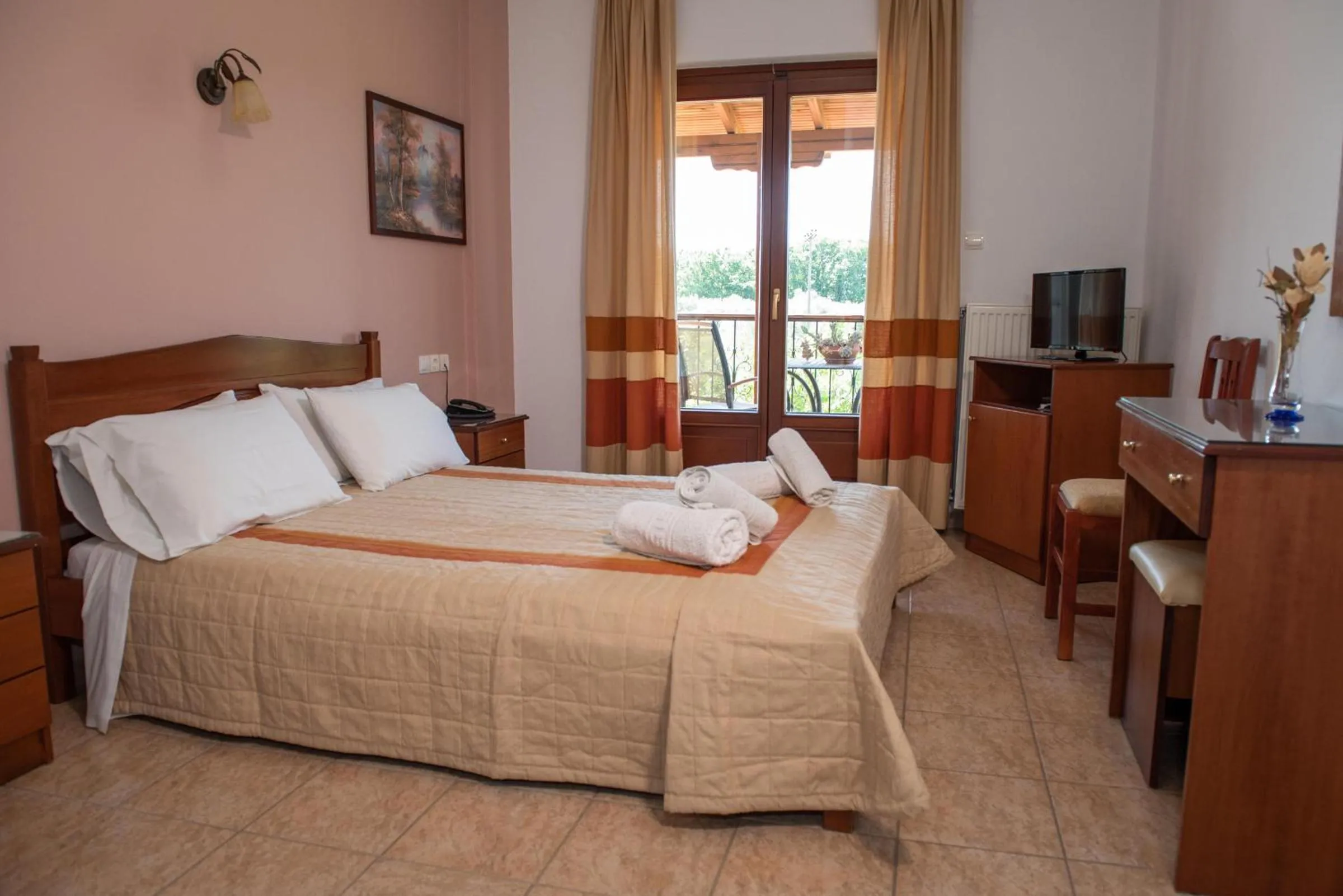 Bed in Hotel Ainareti