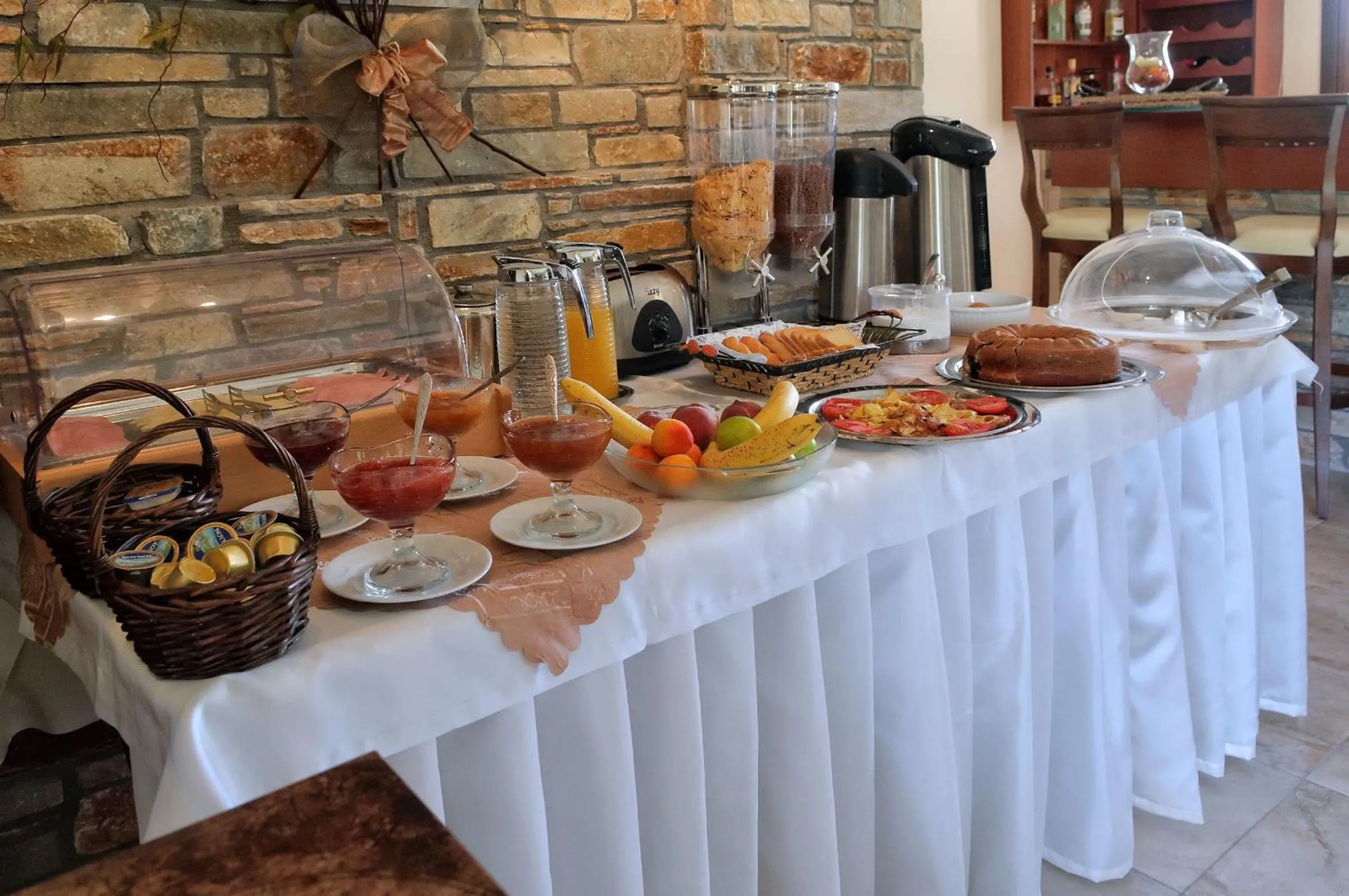 Hotel Ainareti