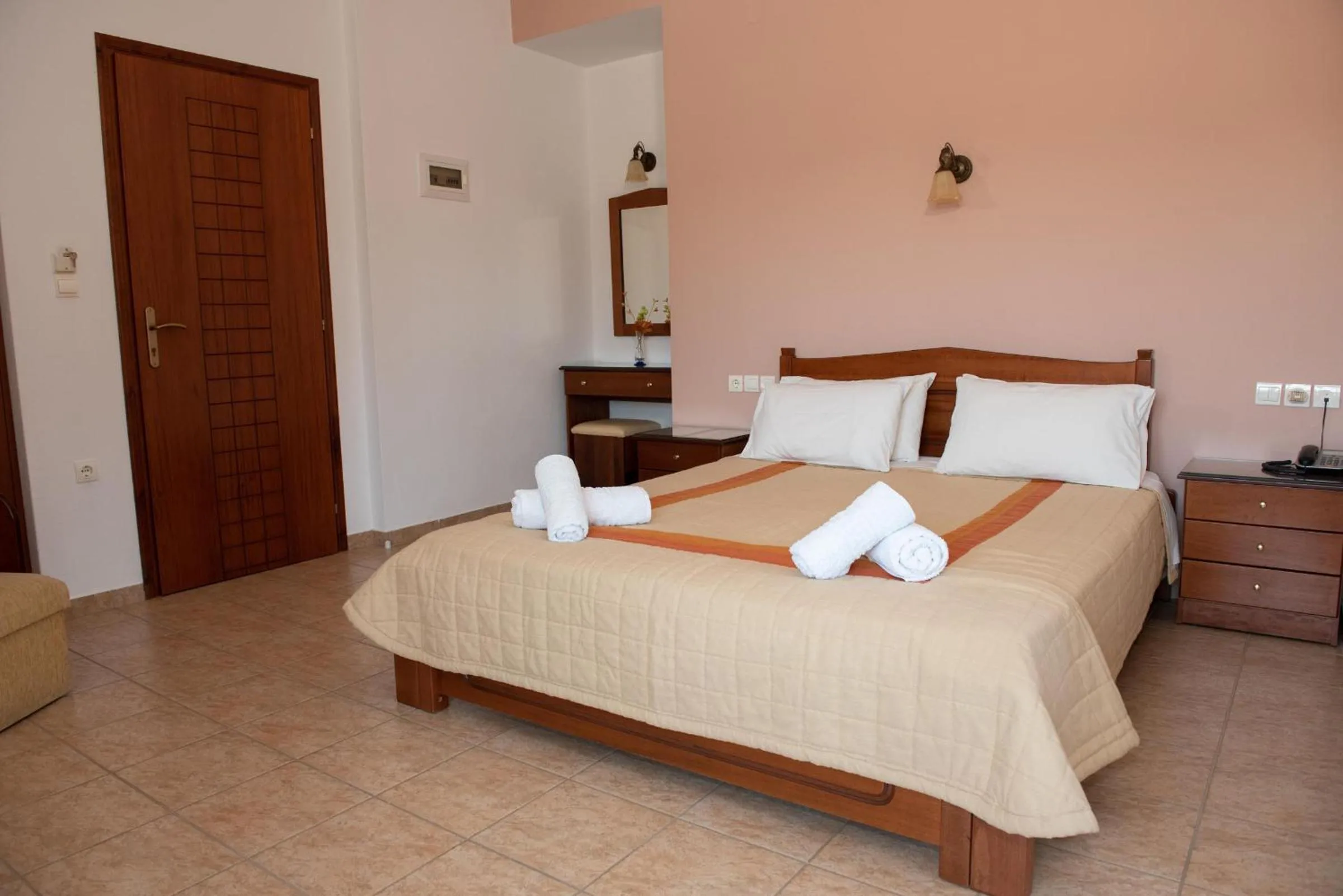Bed in Hotel Ainareti