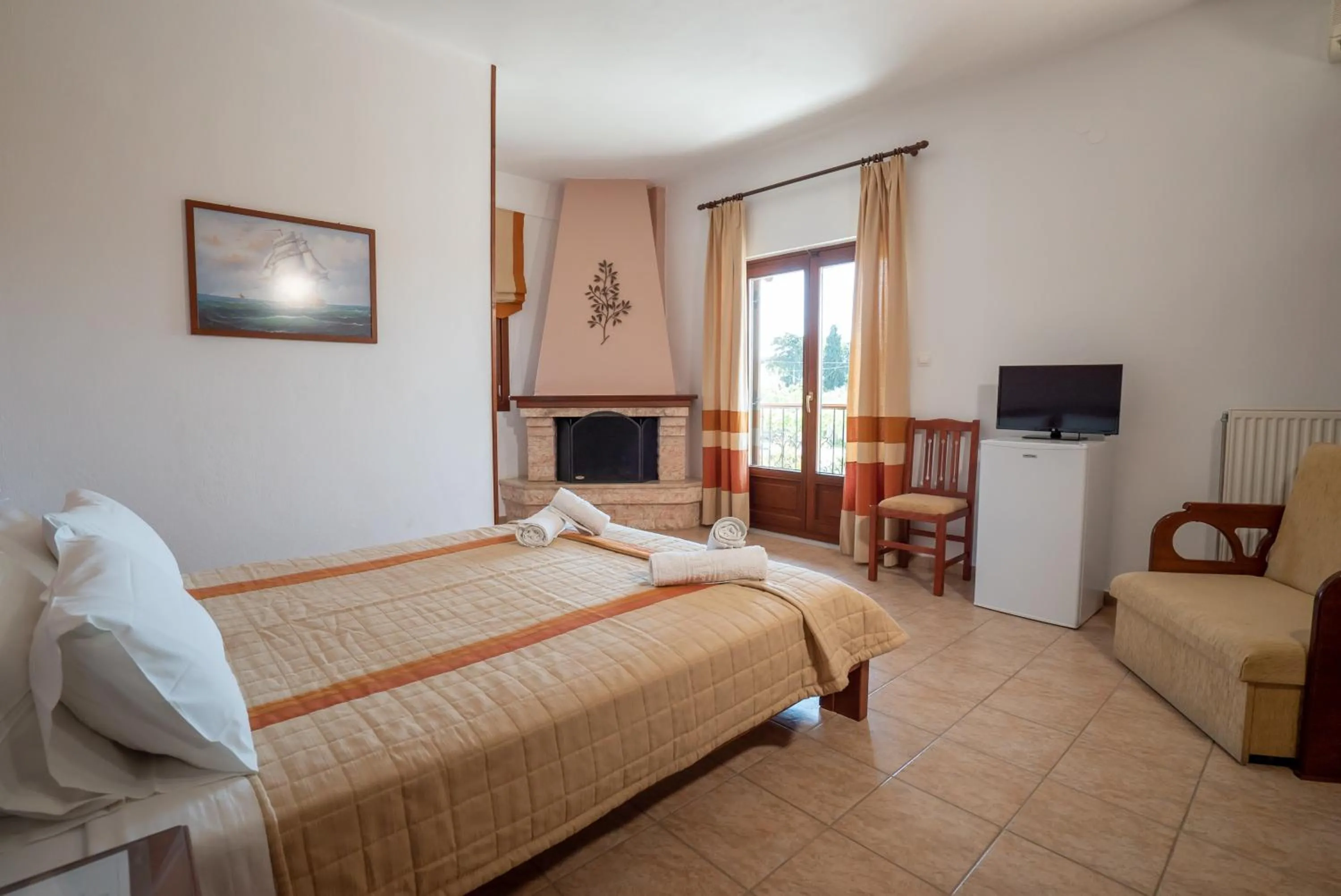 Bed in Hotel Ainareti