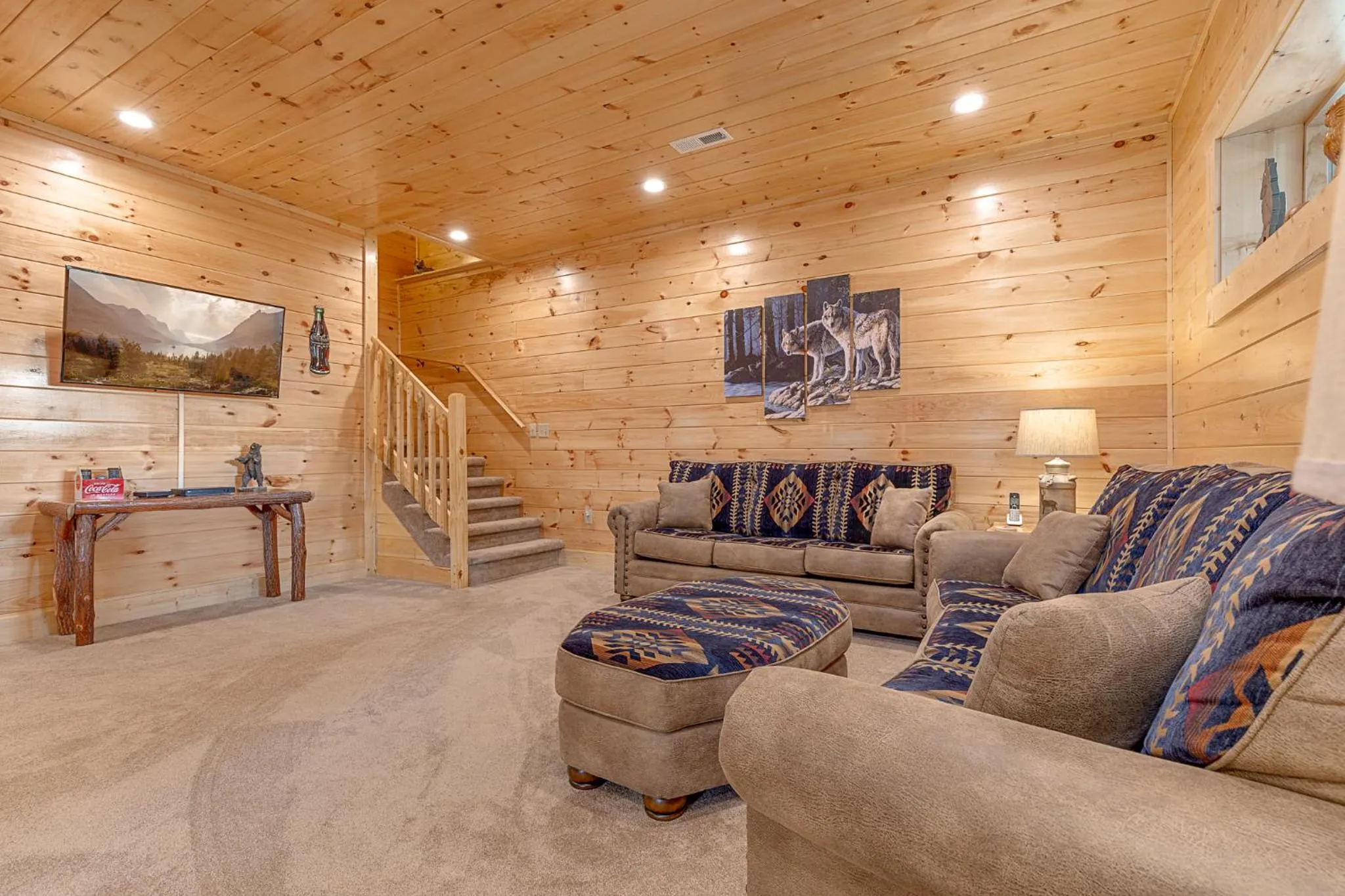 Living room in Lone Wolf Lodge