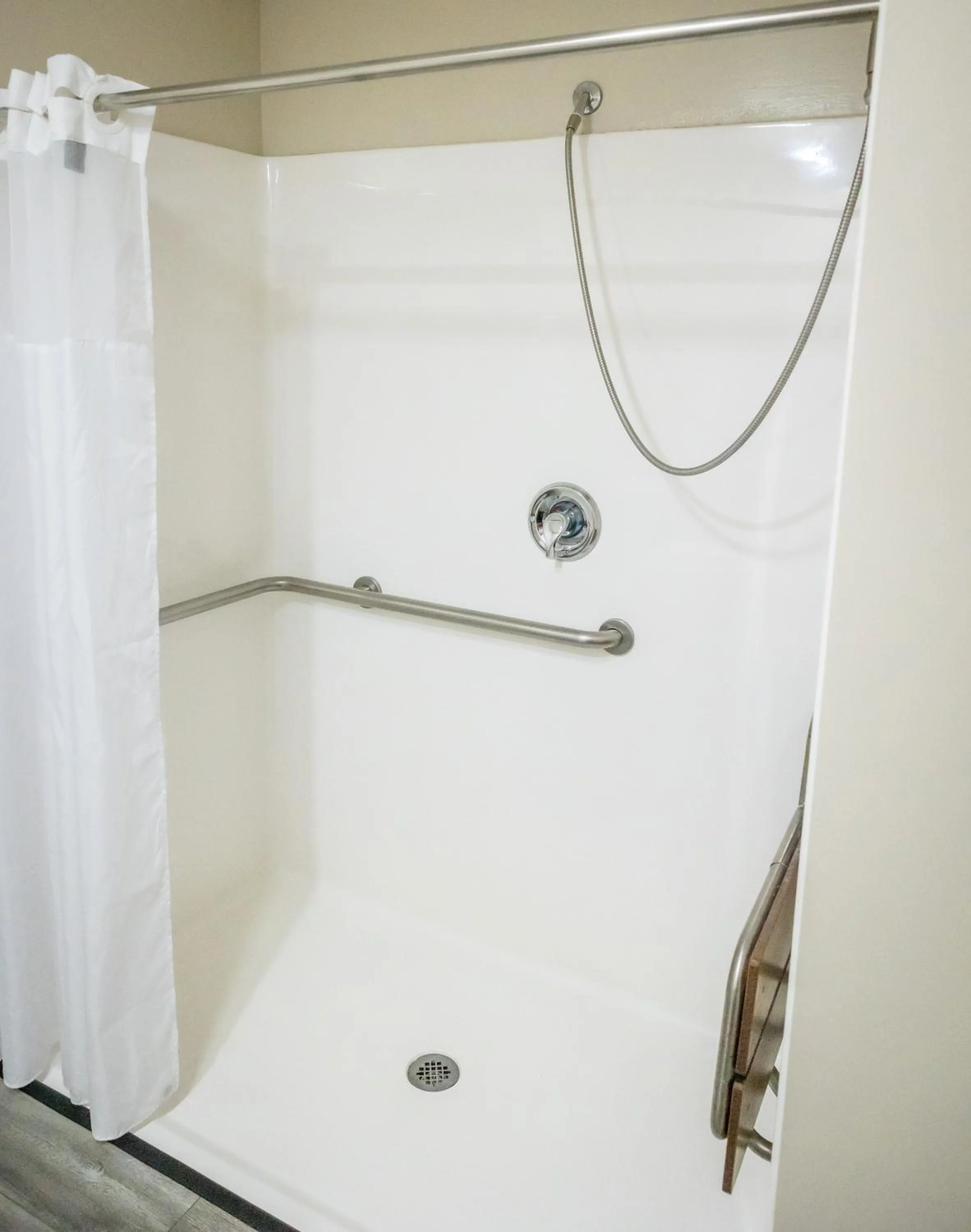 Shower in Islander Inn