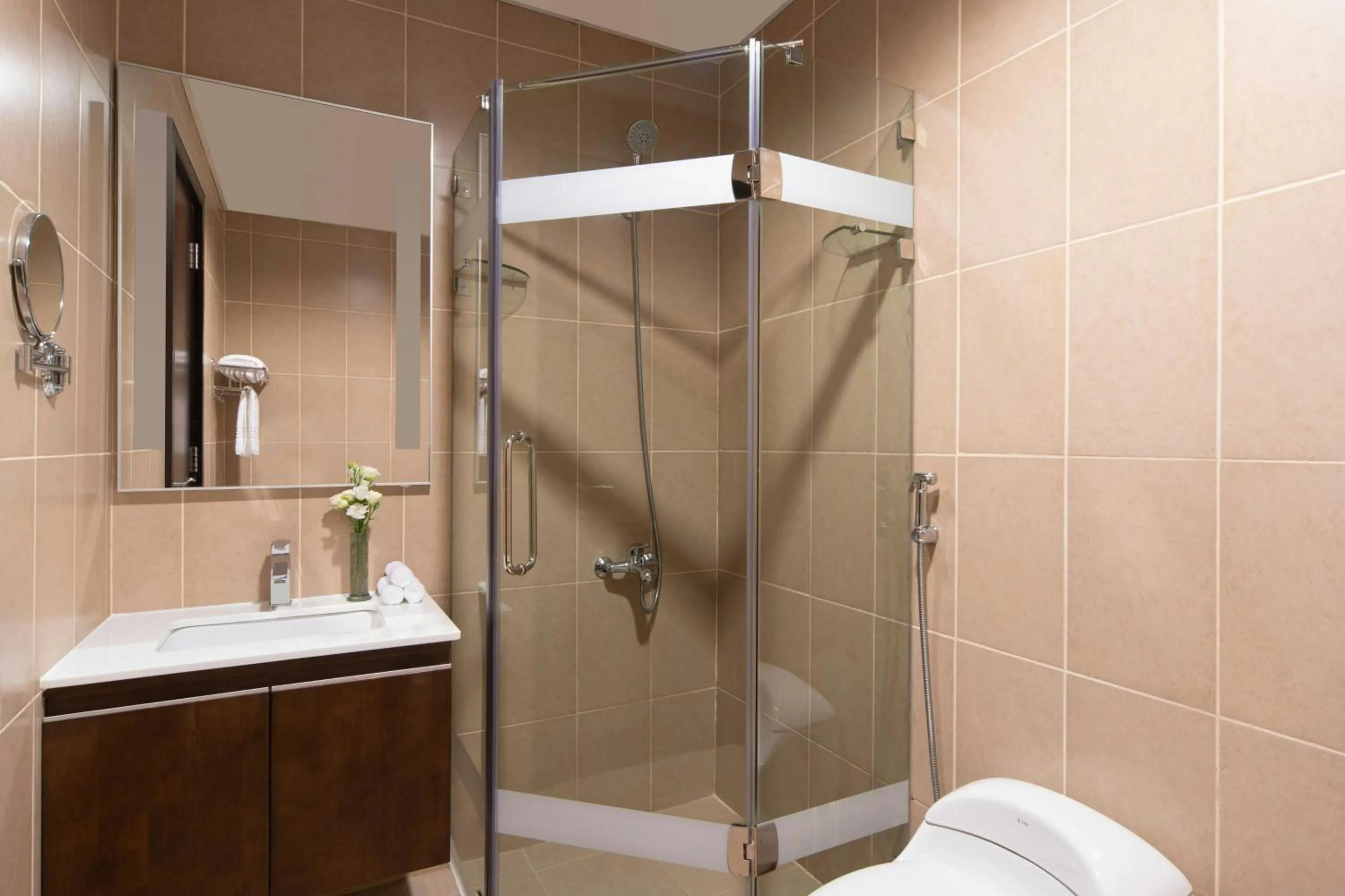 Photo of the whole room in Marriott Executive Apartments City Center Doha