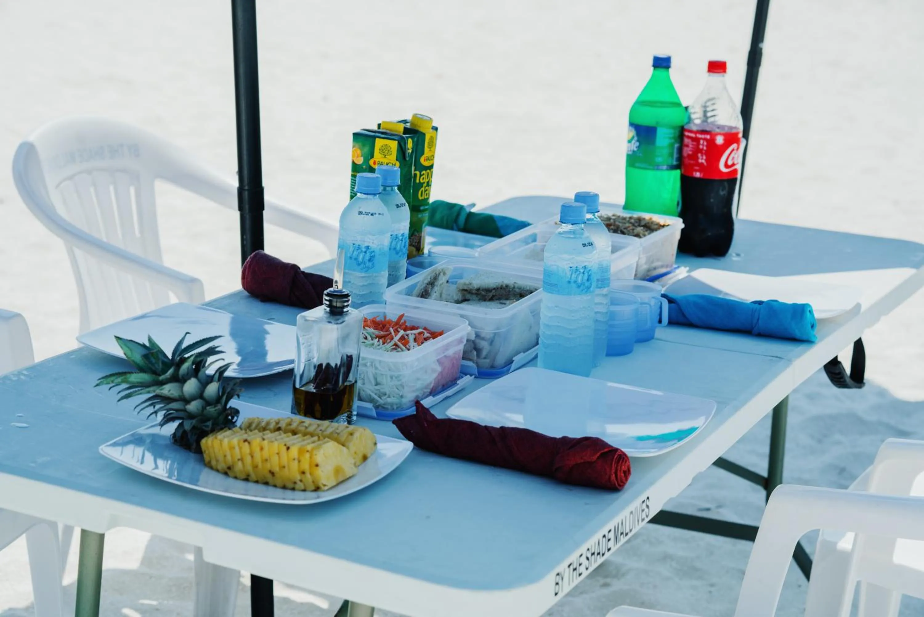 Food and drinks in By the shade Maldives