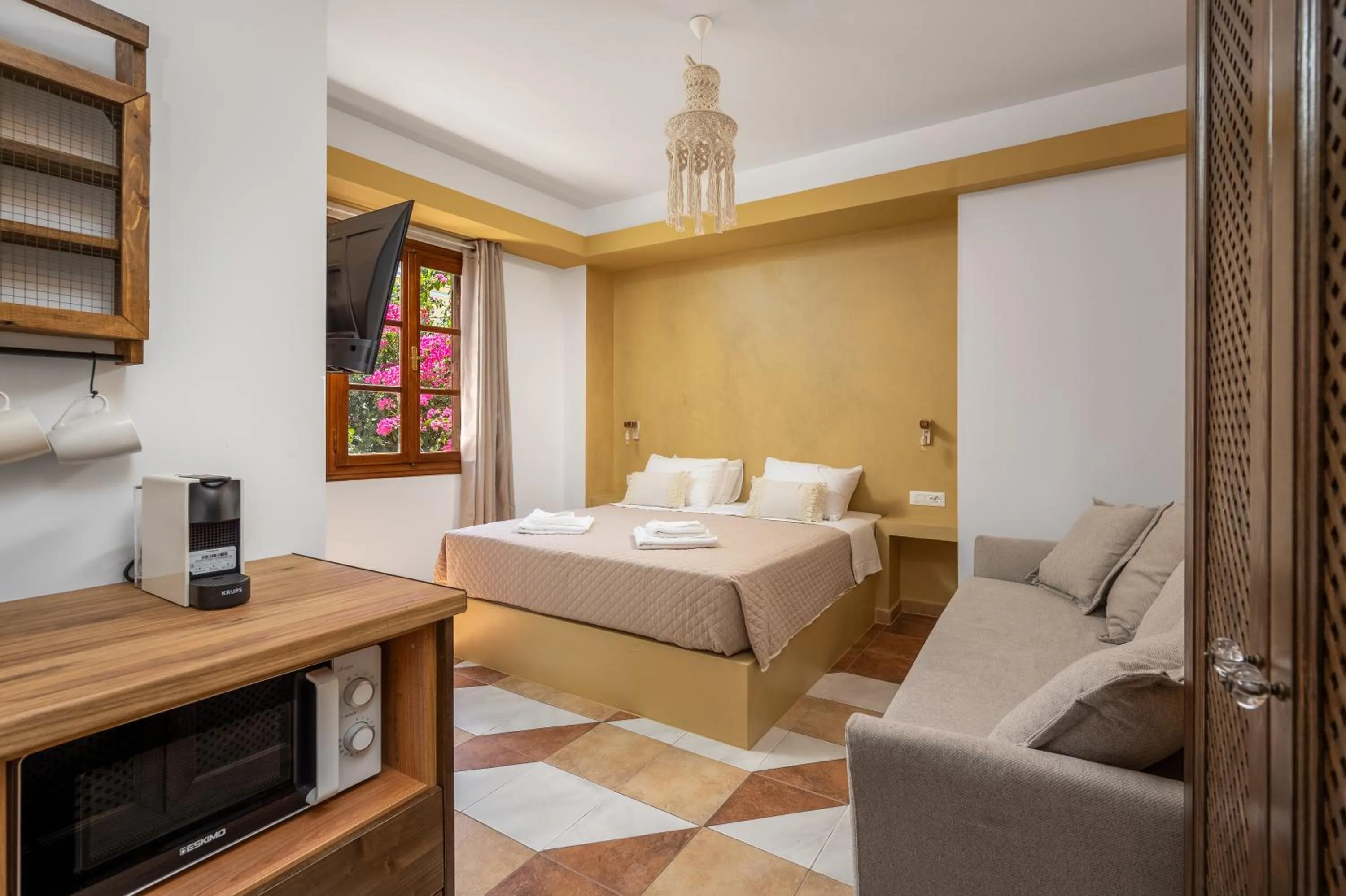 TV and multimedia, Bed in The Old Symi