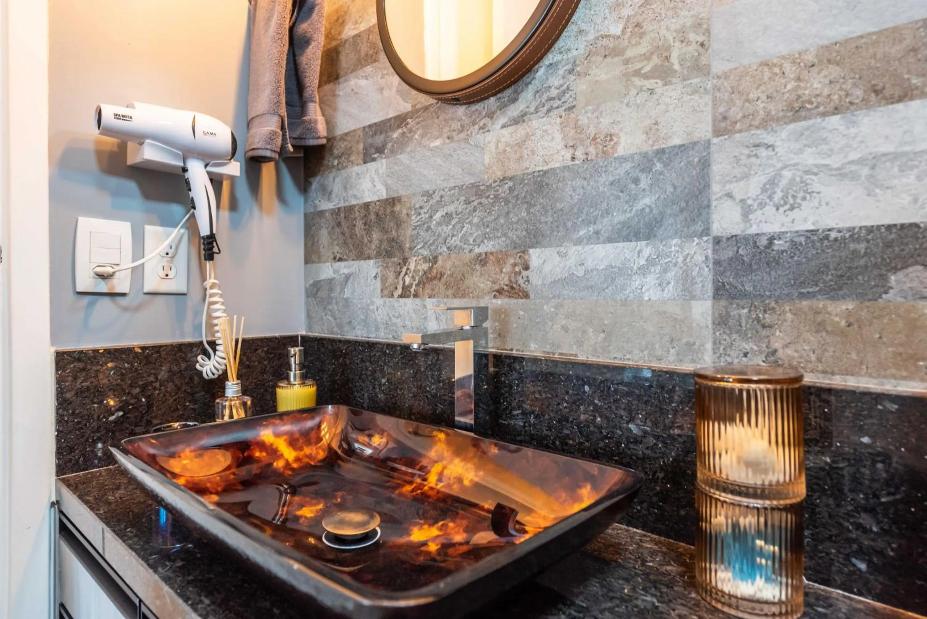 Bathroom in Edifício Summit Pinheiros, Aptos com Wi-Fi, Ar Condicionado, Varanda, Piscina, Academia e Estacionamento, Próximo ao Metrô