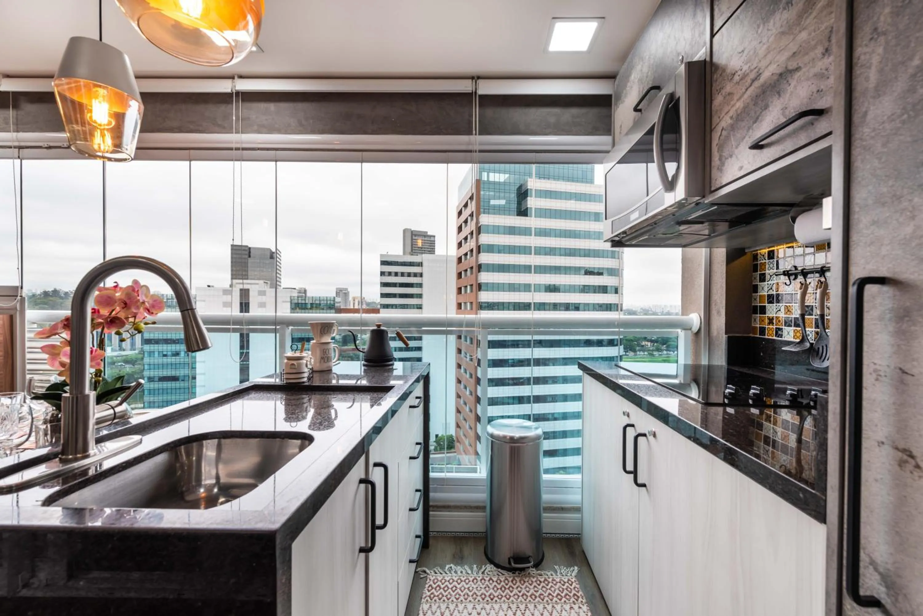 Kitchen or kitchenette in Edifício Summit Pinheiros, Aptos com Wi-Fi, Ar Condicionado, Varanda, Piscina, Academia e Estacionamento, Próximo ao Metrô