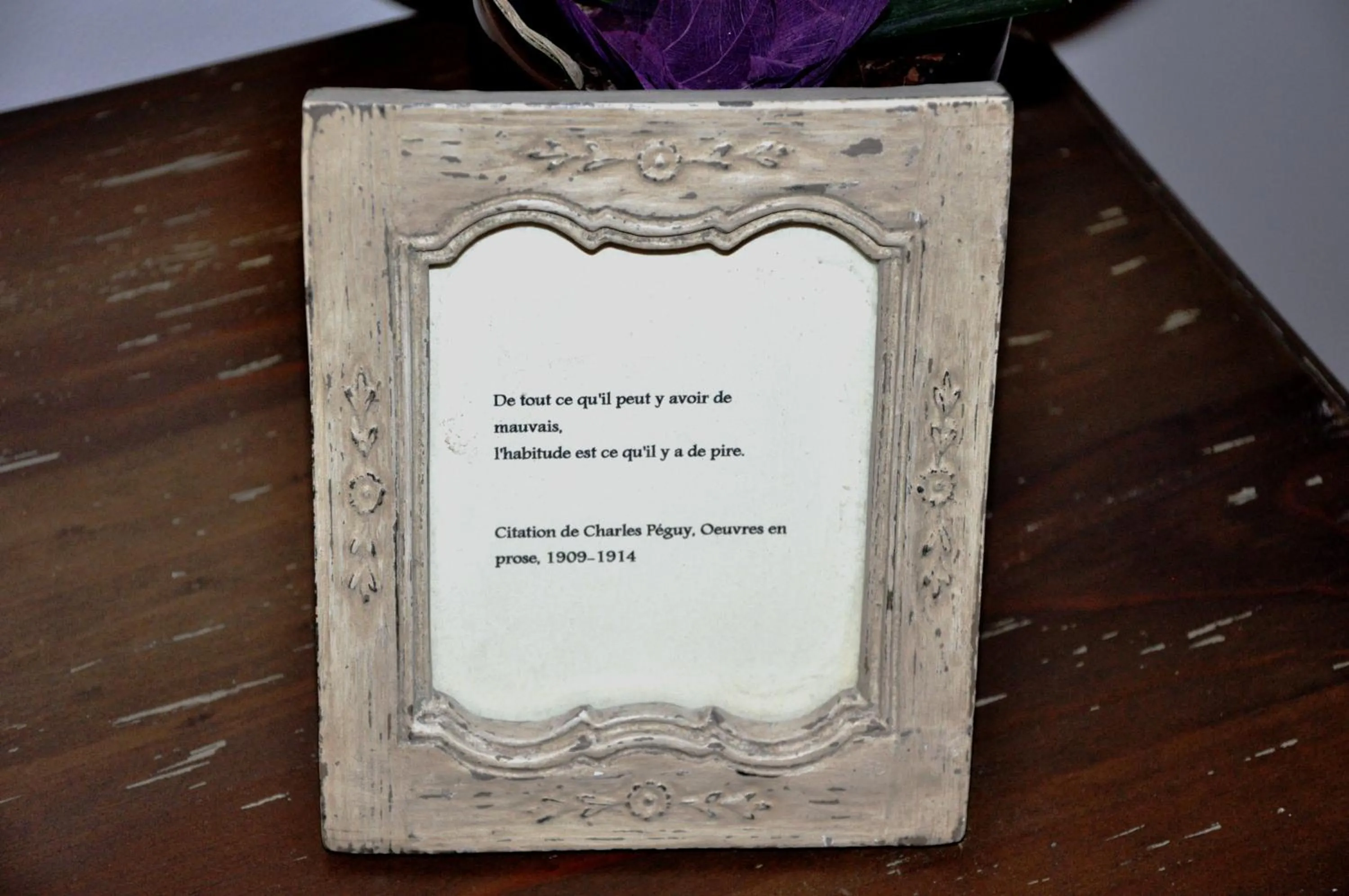 Decorative detail in The Originals Boutique, Hôtel Les Poèmes de Chartres