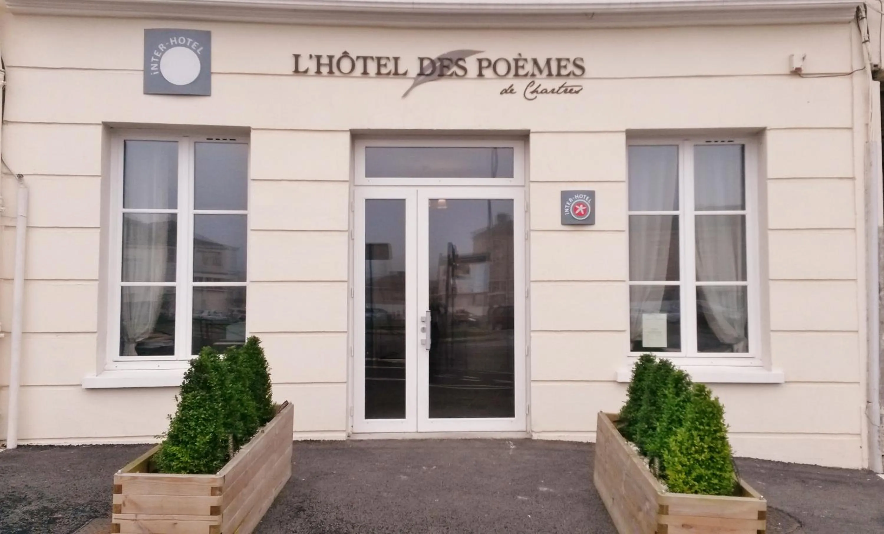 Facade/entrance in The Originals Boutique, Hôtel Les Poèmes de Chartres