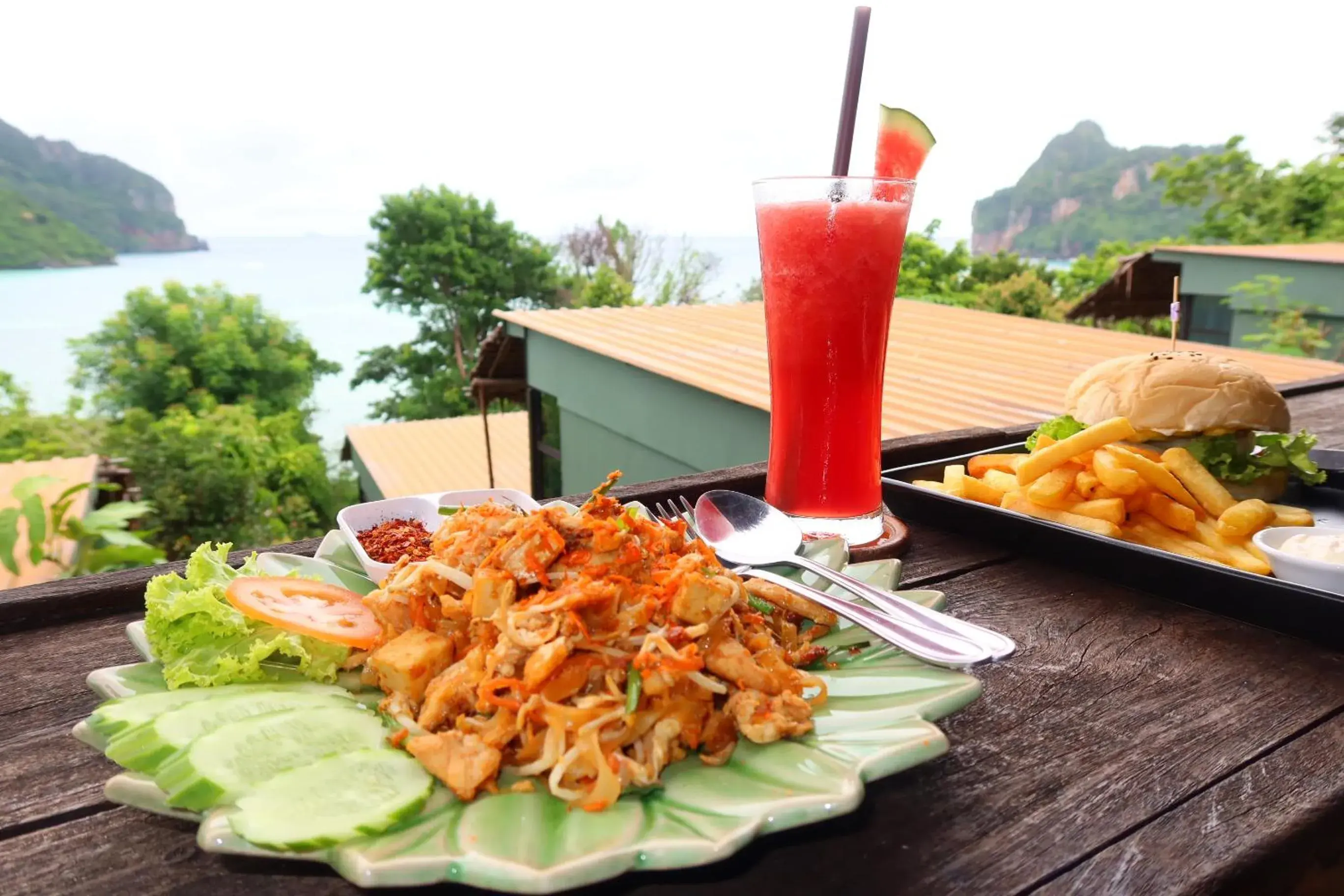 Restaurant/places to eat in Phi Phi Sea Sky Resort Restaurant/places to eat in Phi Phi Sea Sky Resort