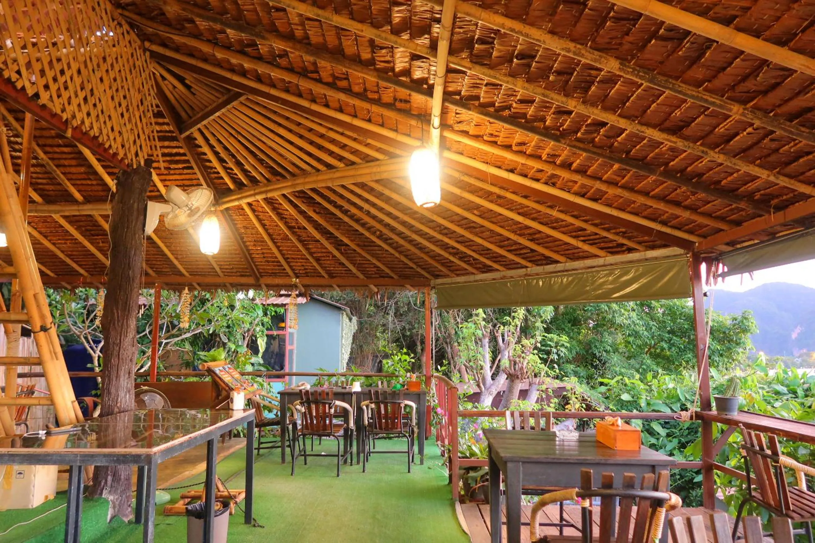 Restaurant/places to eat in Phi Phi Sea Sky Resort