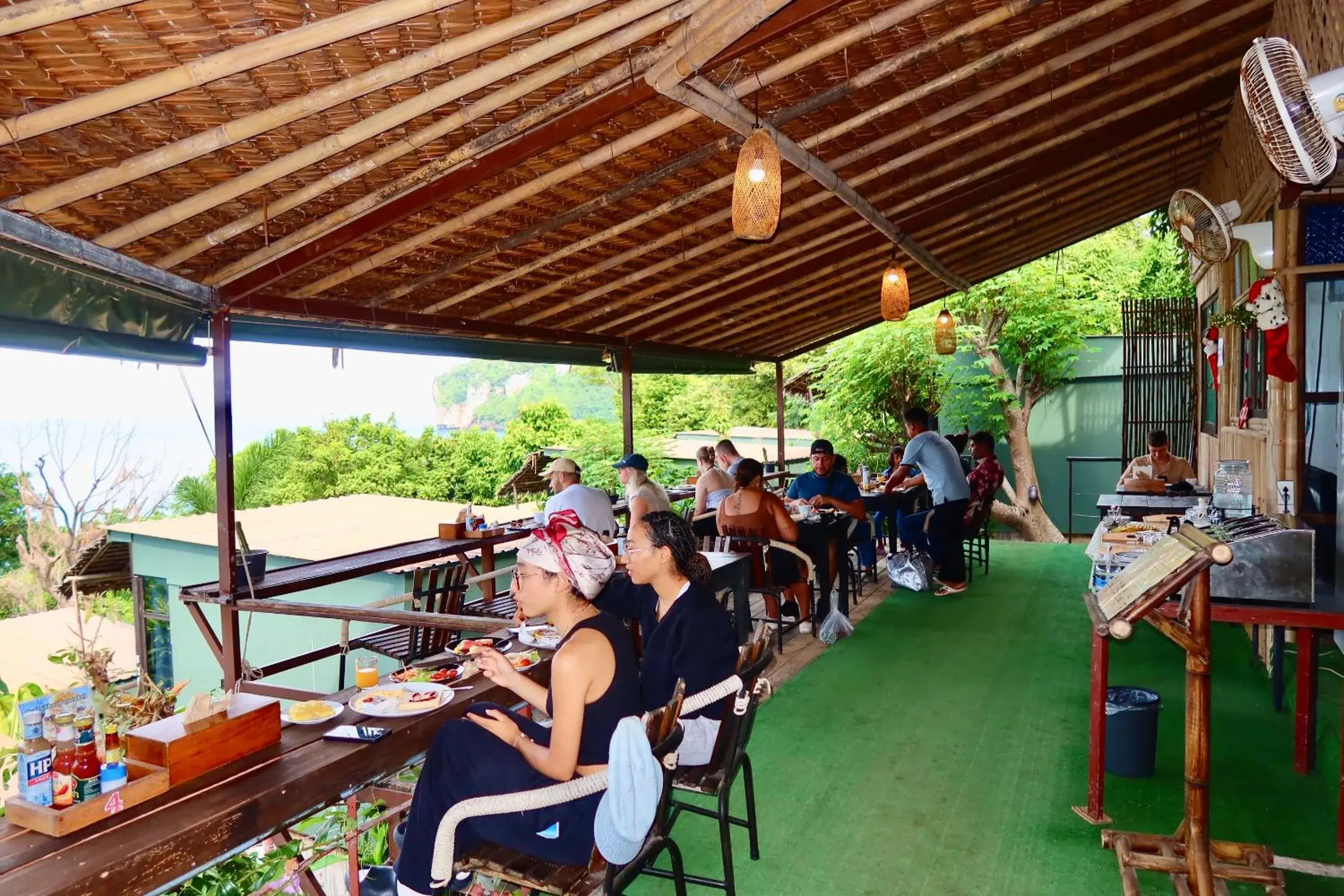 Restaurant/places to eat in Phi Phi Sea Sky Resort Restaurant/places to eat in Phi Phi Sea Sky Resort