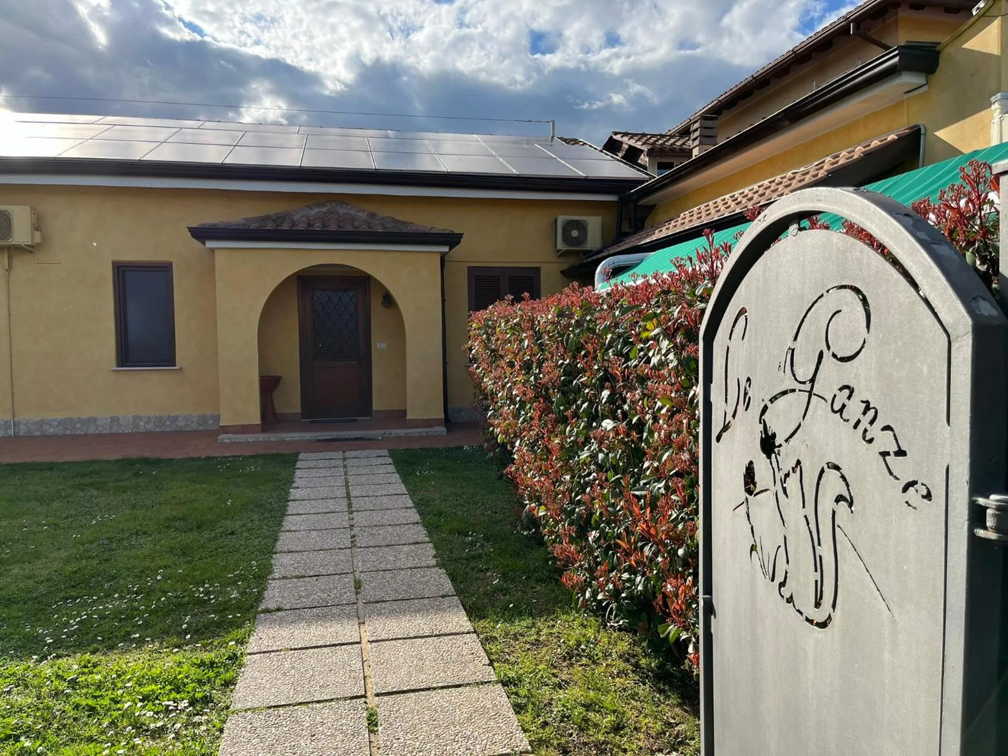 Property building in Le Ganze