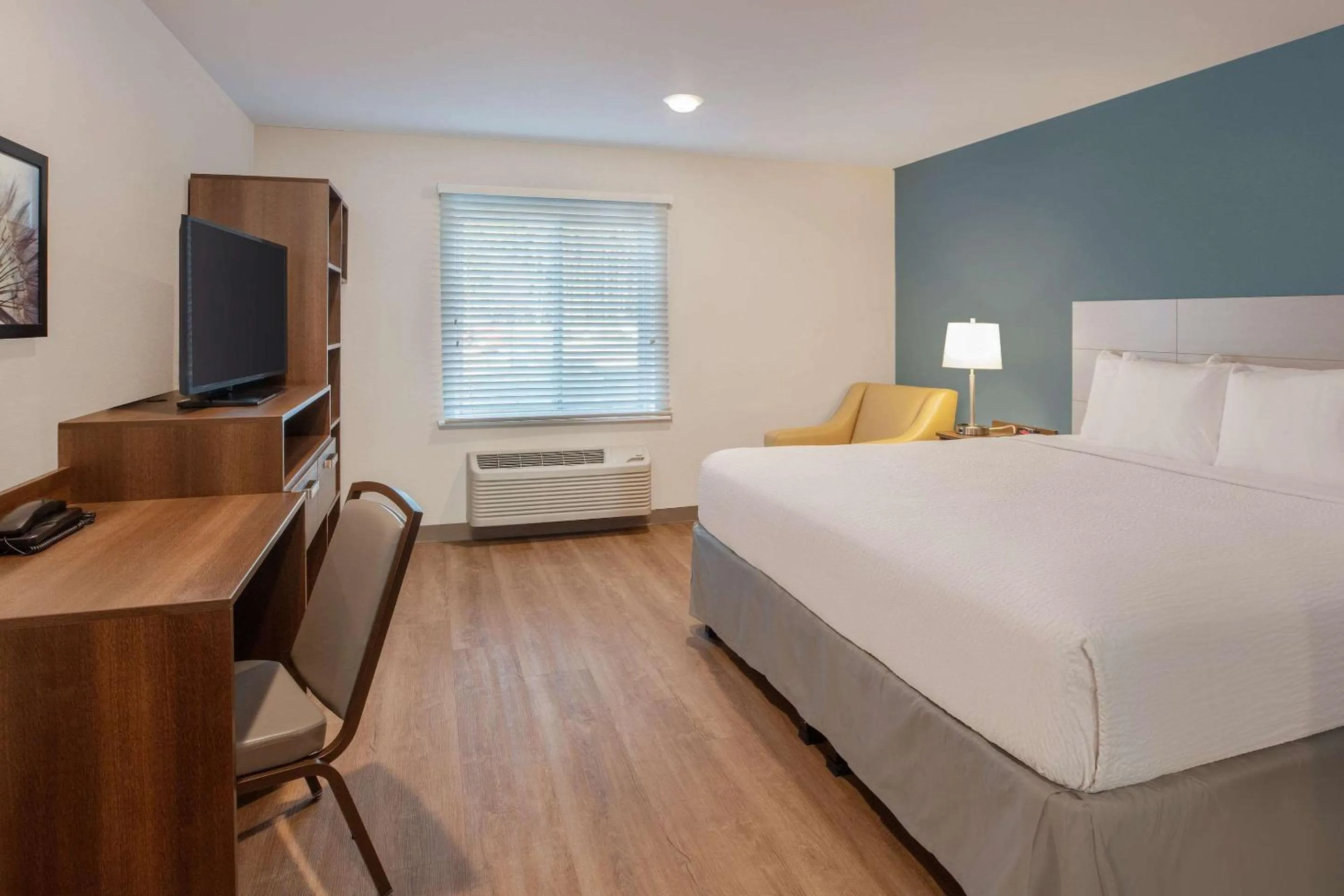 Photo of the whole room, Bed in Wood Spring Suites Washington DC East Arena Drive