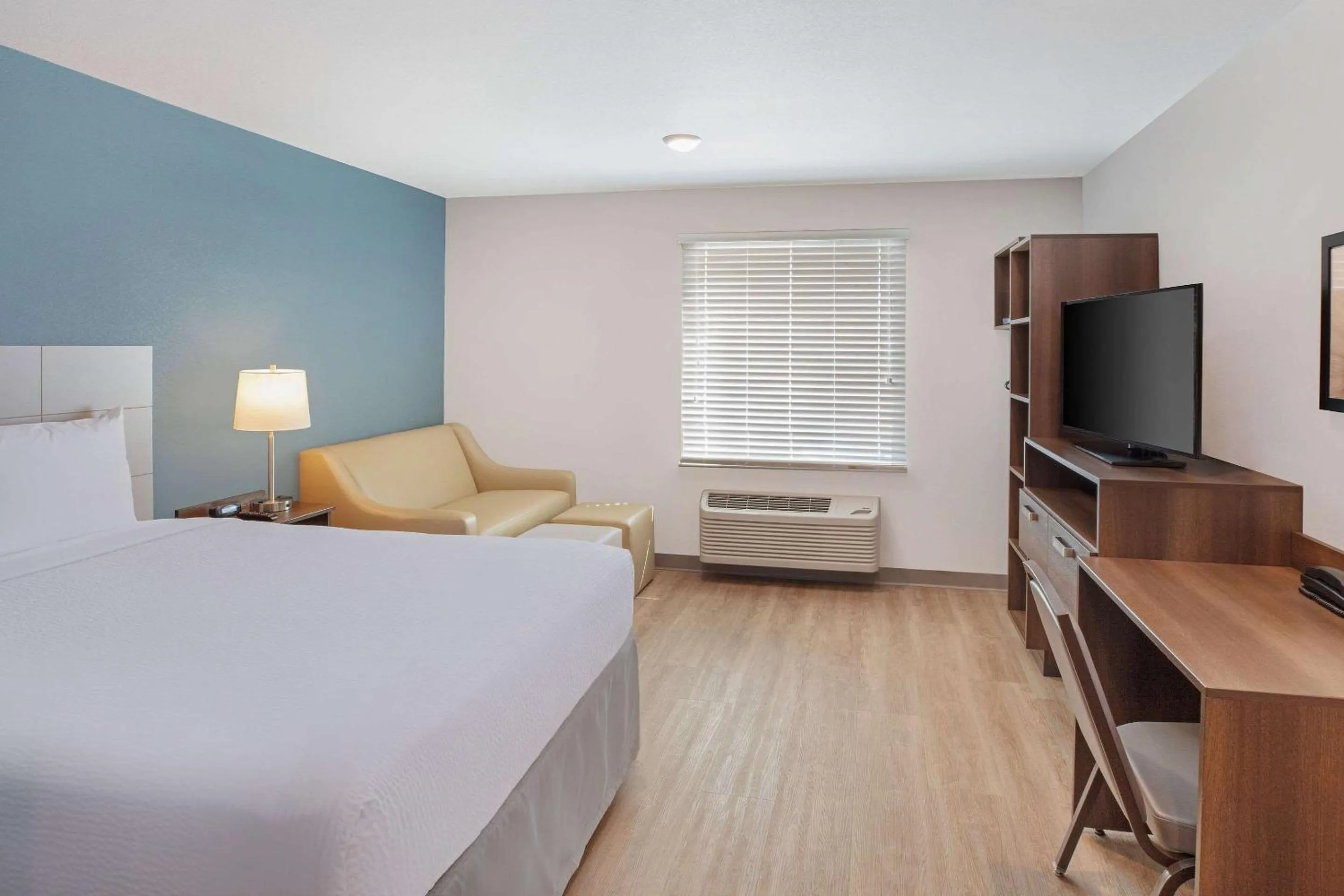 Photo of the whole room, Bed in Wood Spring Suites Washington DC East Arena Drive