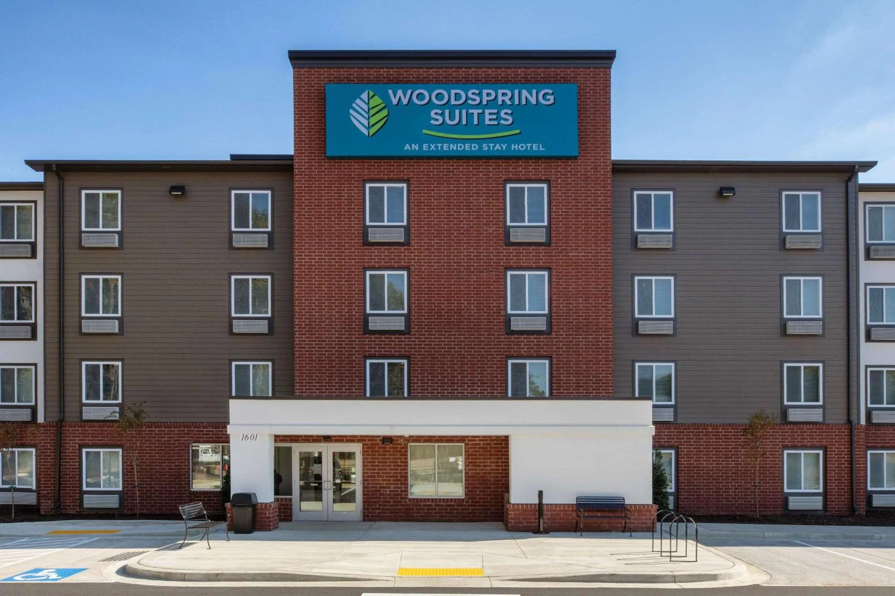Property building in Wood Spring Suites Washington DC East Arena Drive