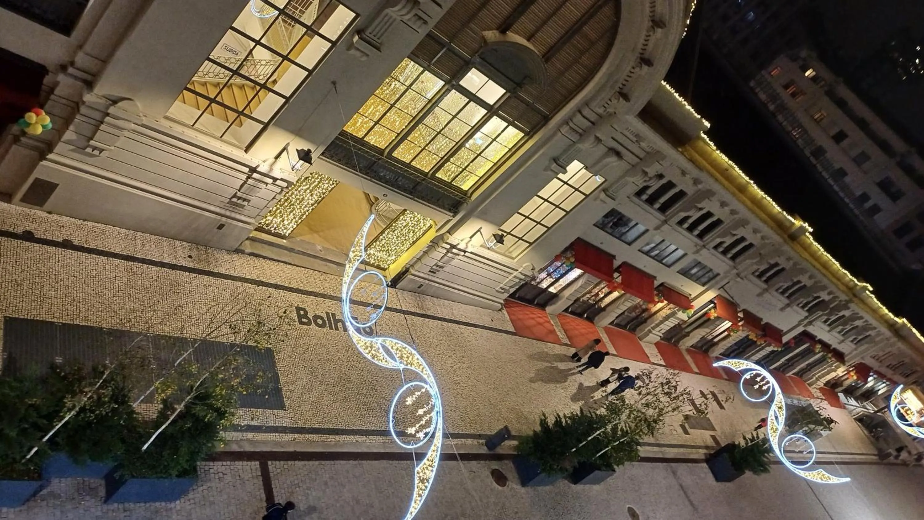 Night in Apartamentos Villa Bolhao