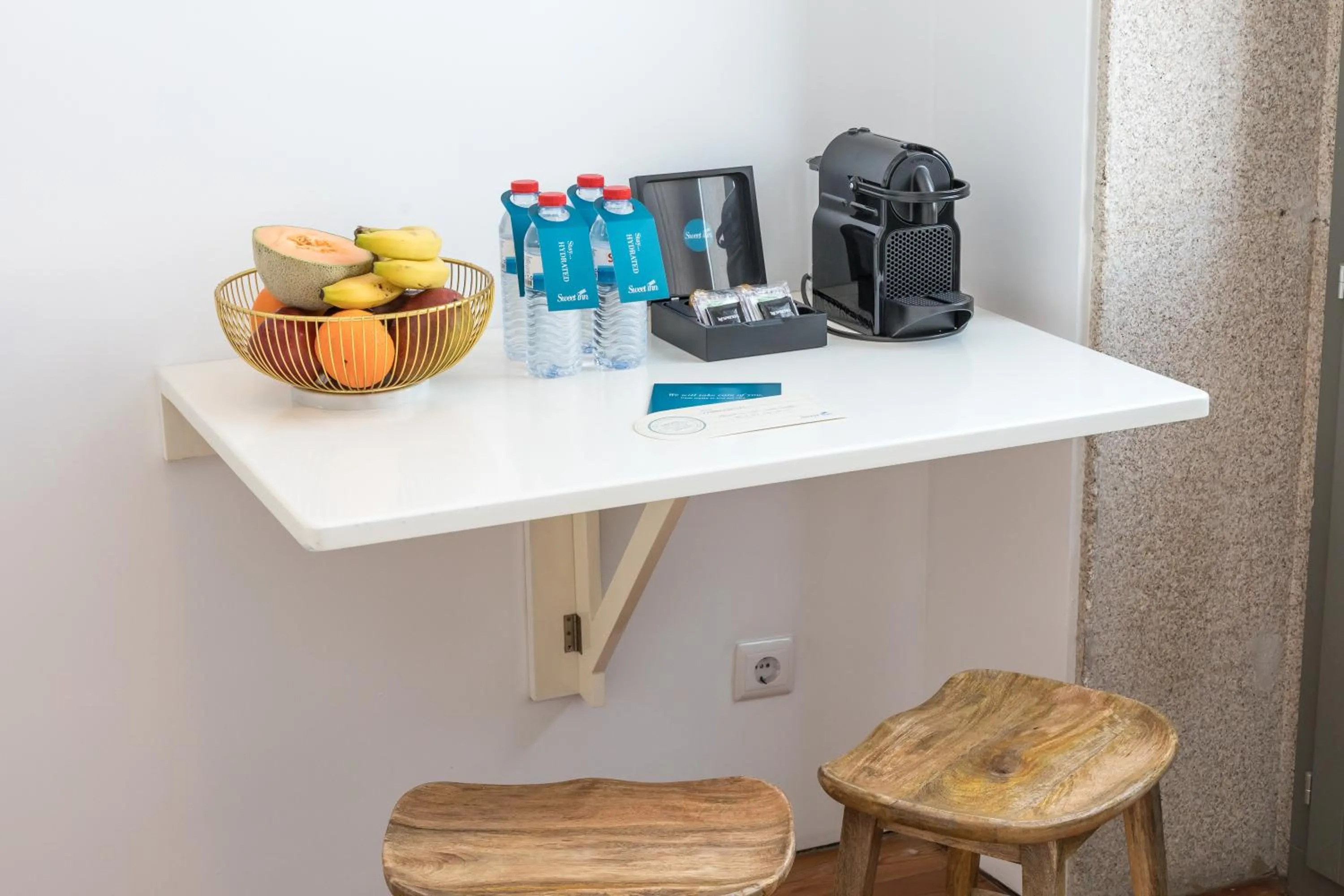 Coffee/tea facilities in Apartamentos Villa Bolhao