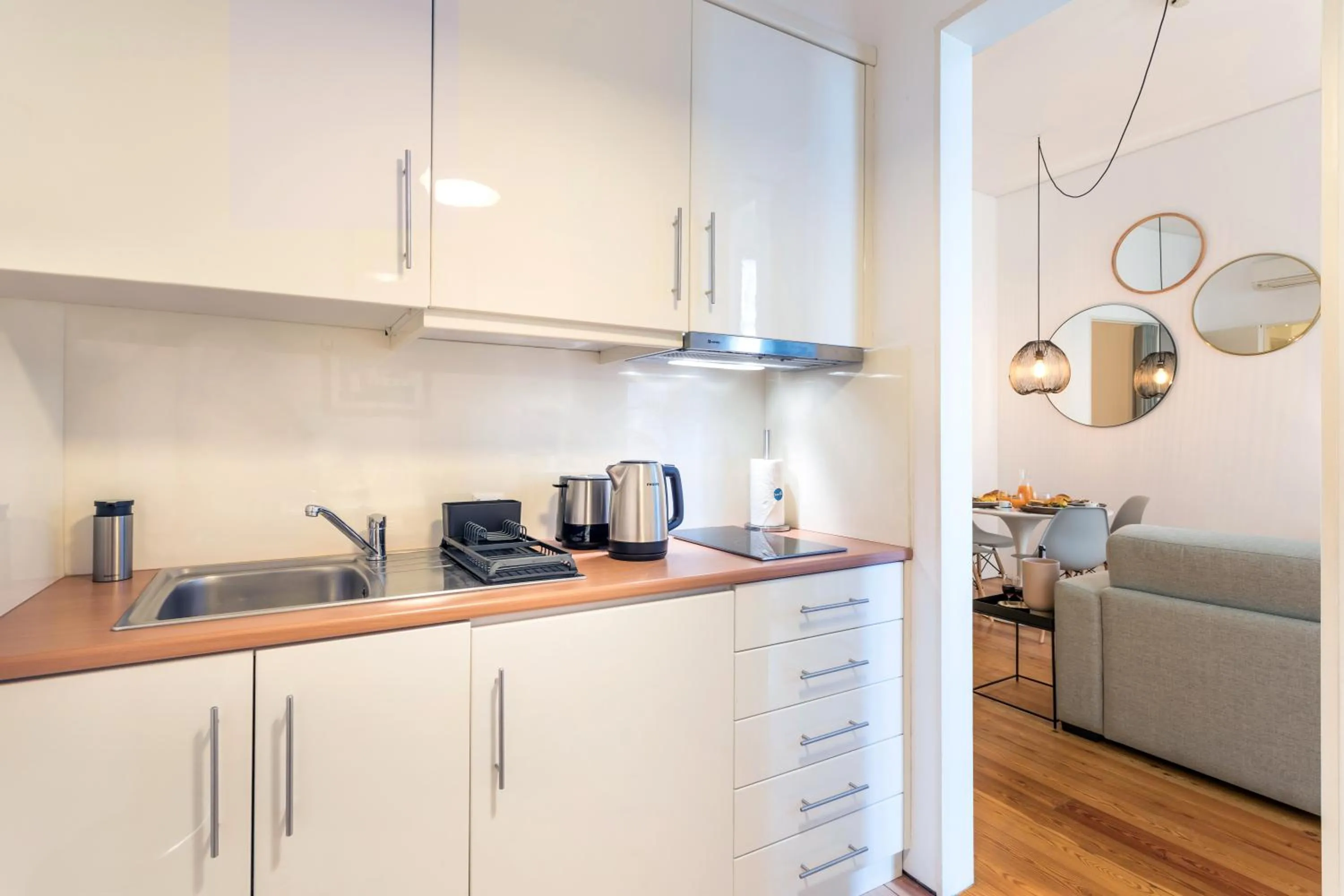 Kitchen or kitchenette in Apartamentos Villa Bolhao