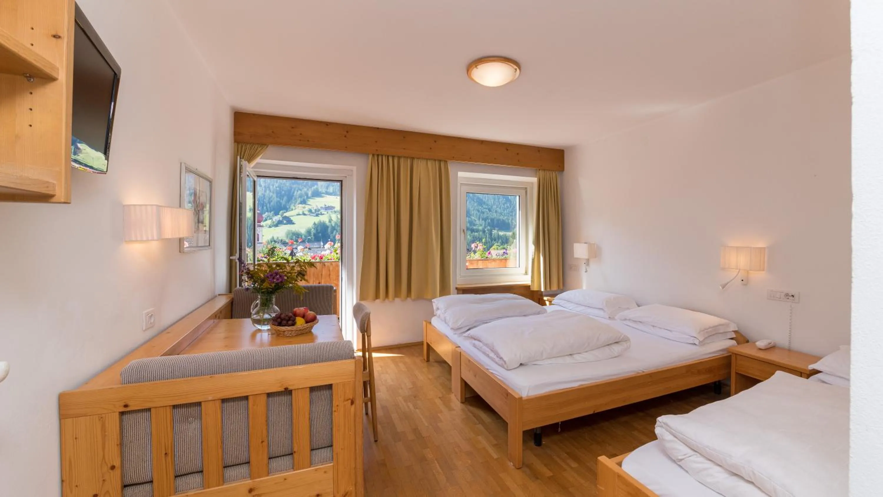 Bed in AppartChalet LA RONDULA - 100m from Seceda