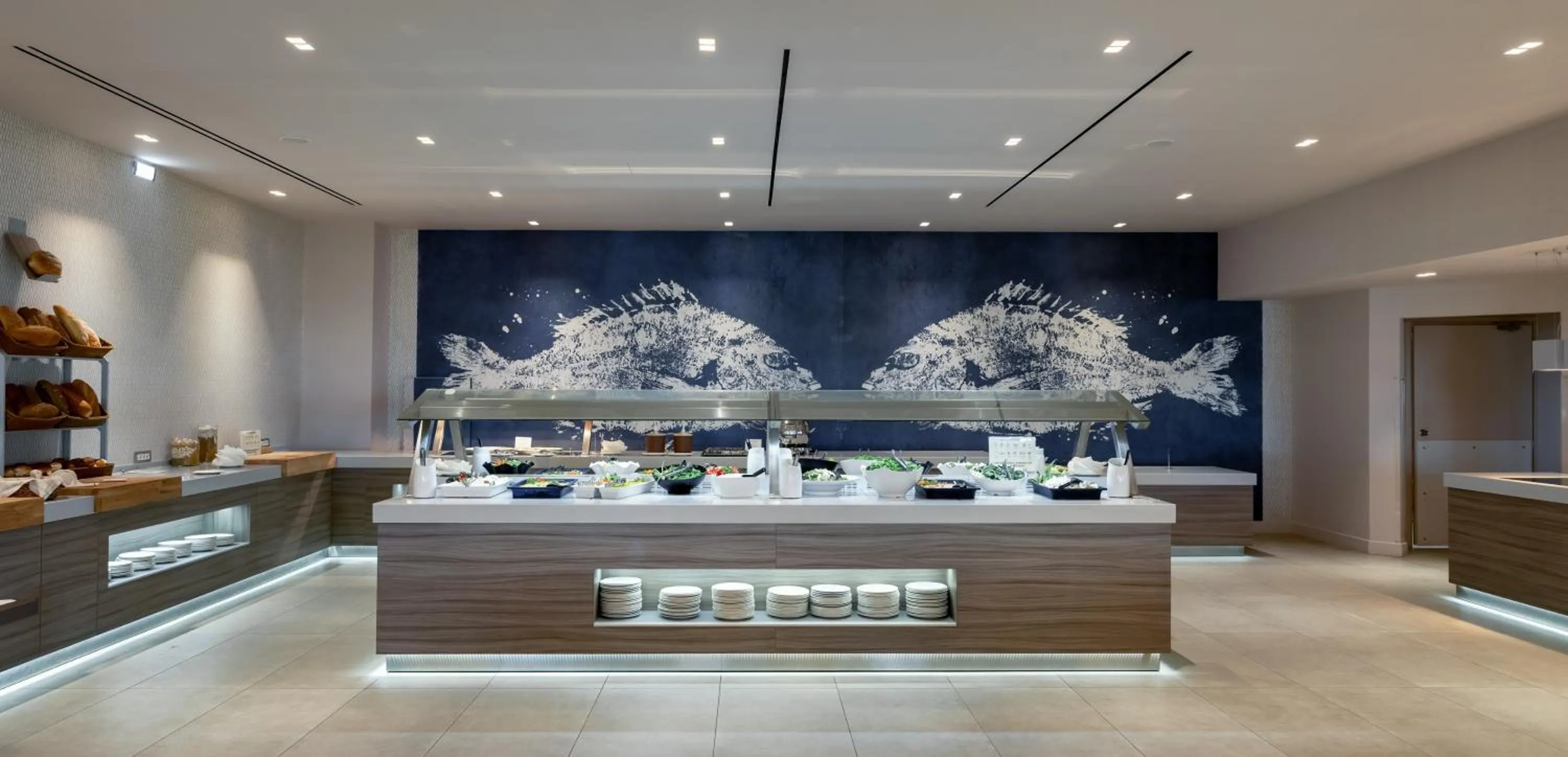 Restaurant/places to eat in Mareblue Beach