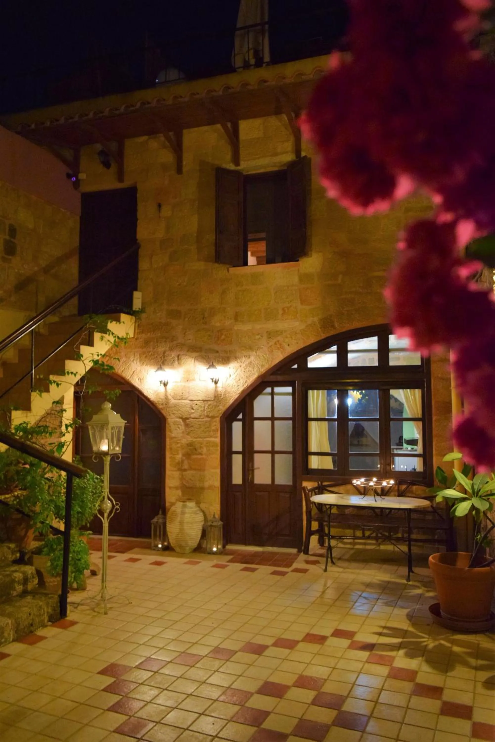 Property building in Petrino