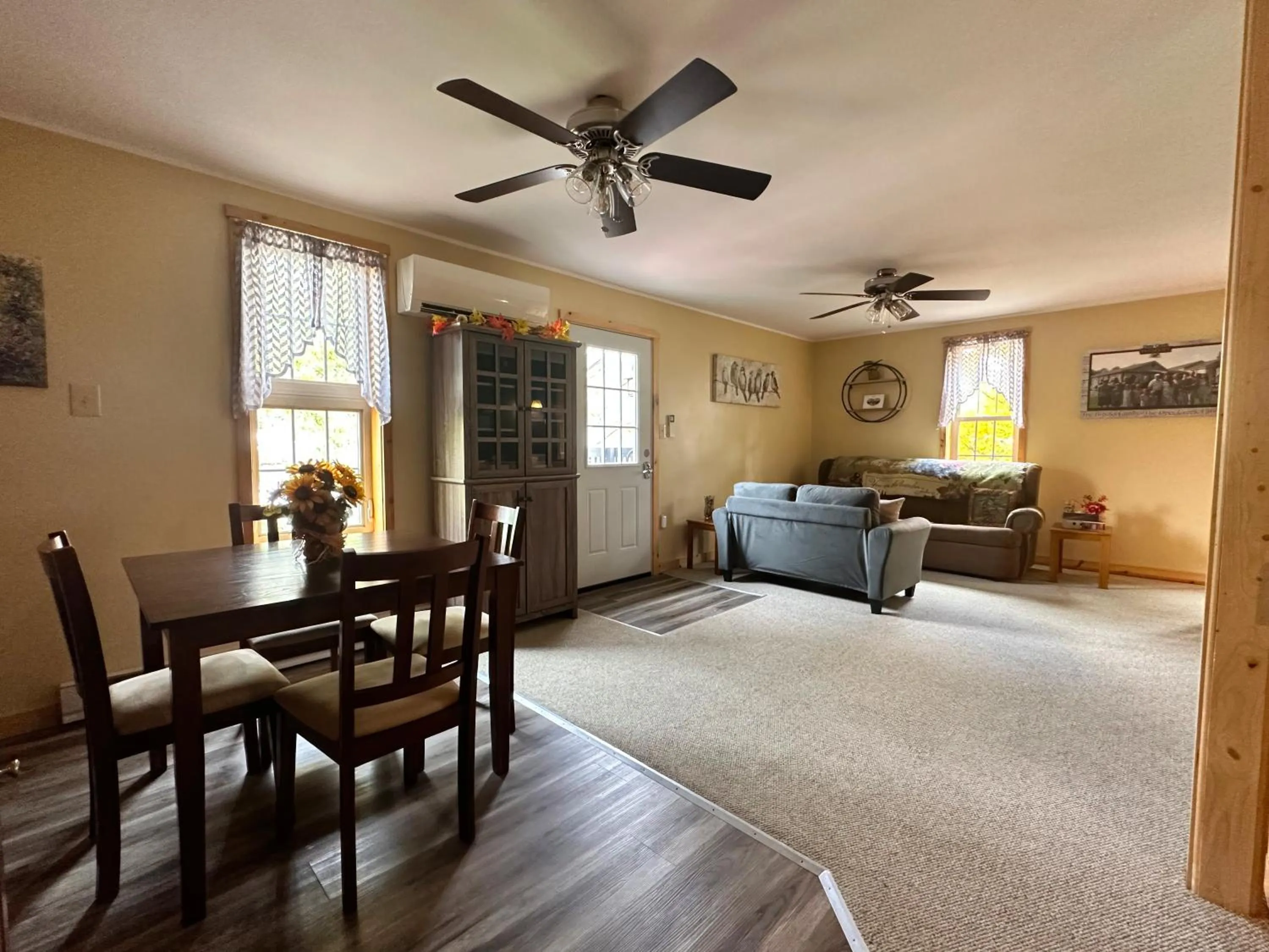 Communal lounge/ TV room in Deer Creek Winery at Brooks Estate